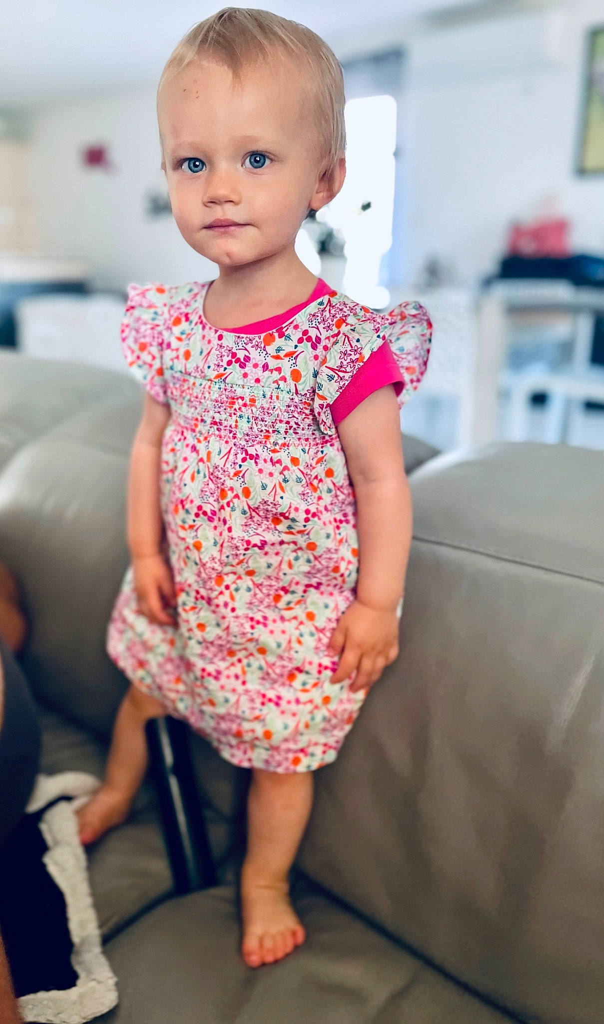 Julia participe au concours pour gagner de l'argent avec cette photo : baby_toddler_clothing, child, chin, day_dress, eye, face, finger, flash_photography, happy, iris, joint, lip, neck, one_piece_garment, person, photograph, pink, red, skin, sleeve