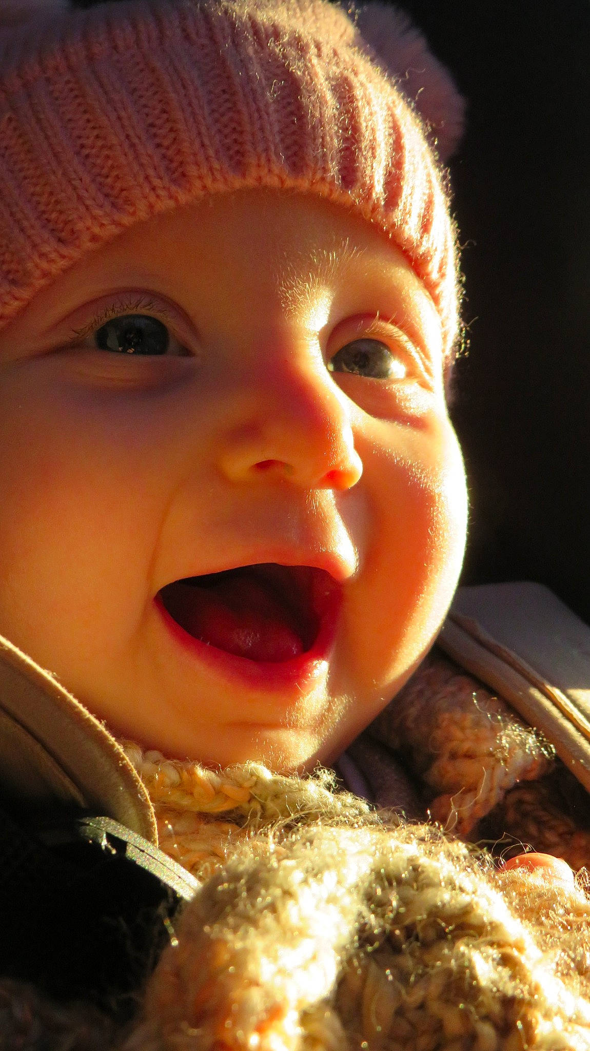 Lyssana a rejoint le concours — aidez-le/la à gagner de superbes lots ! baby, baby_laughing, cheek, child, chin, close_up, eye, face, facial_expression, fun, happy, head, laugh, lip, mouth, nose, person, skin, smile, toddler