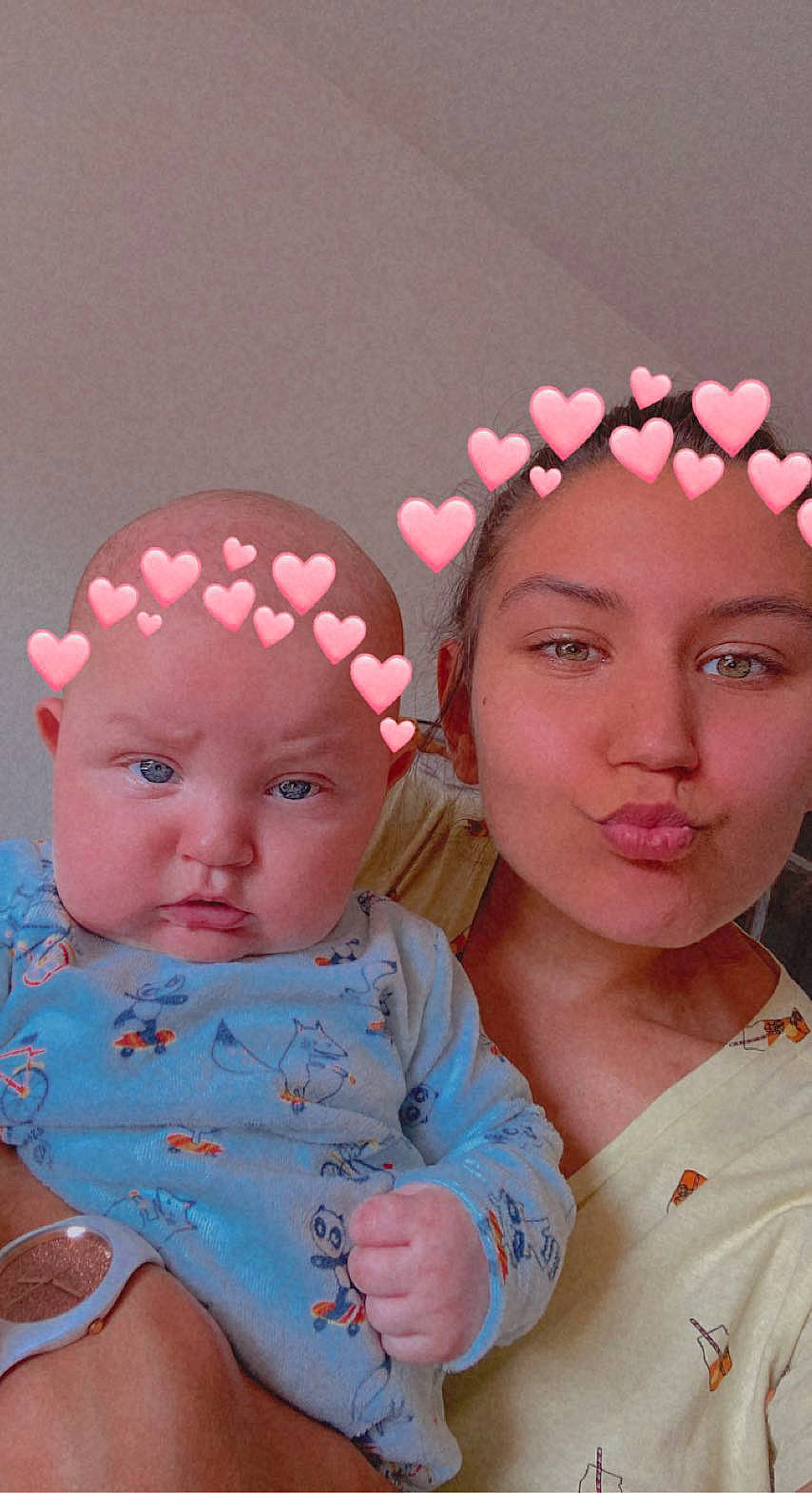 Titouan a rejoint le concours — aidez-le/la à gagner de superbes lots ! arm, baby, baby_toddler_clothing, cheek, chin, clothing, ear, eye, face, facial_expression, gesture, hand, head, headwear, lip, mouth, neck, organ, person, photograph