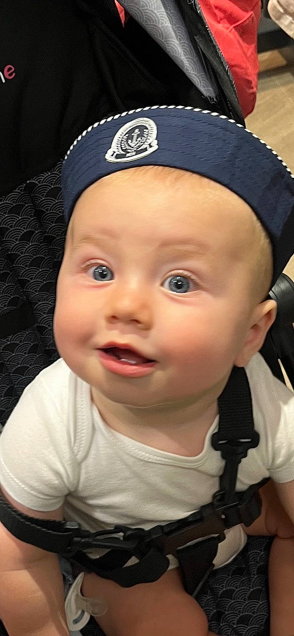 Lylio a rejoint le concours — aidez-le/la à gagner de superbes lots ! baby, cap, cheek, child, chin, cool, costume_hat, eye, eyebrow, eyelash, fun, happy, hat, headgear, human, lip, person, skin, smile, t_shirt