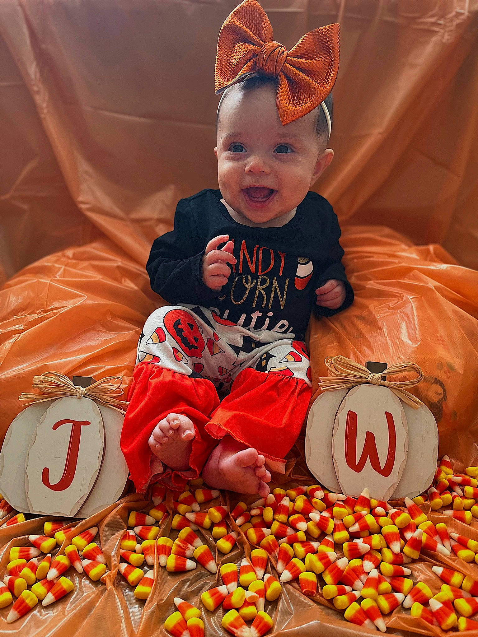 Journii is registered to the contest to win money with this photo: arthropod, baby, baby_toddler_clothing, butterfly, calabaza, child, event, fun, happy, insect, local_food, natural_foods, orange, person, pumpkin, smile, sweetness, toddler, vegetable, whole_food