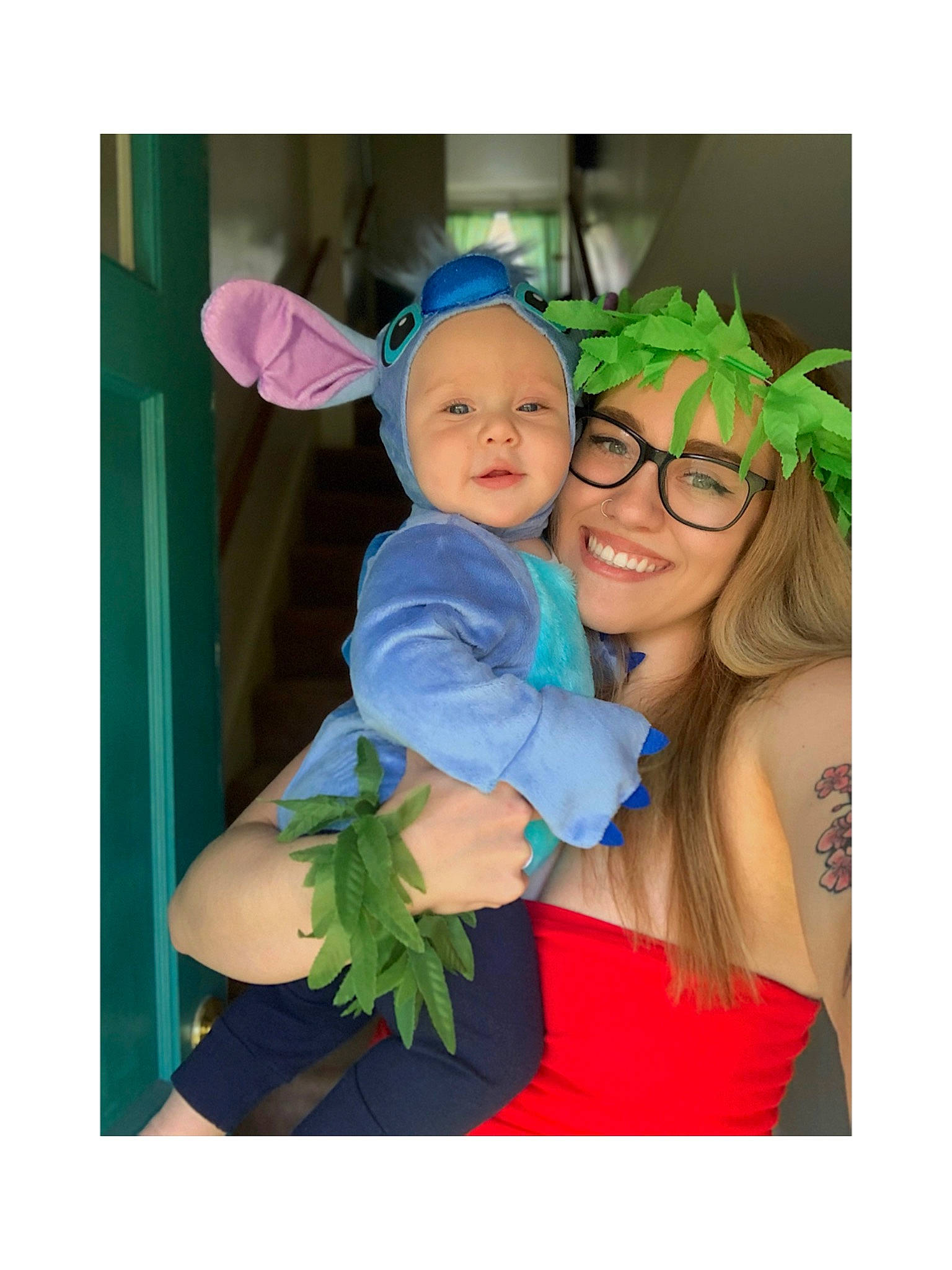 Carmelo is registered to the contest to win money with this photo: baby, baby_products, baby_toddler_clothing, bonnet, child, costume_accessory, costume_hat, eye, fictional_character, glasses, happy, headwear, hug, human, humour, interaction, joy, love, person, product