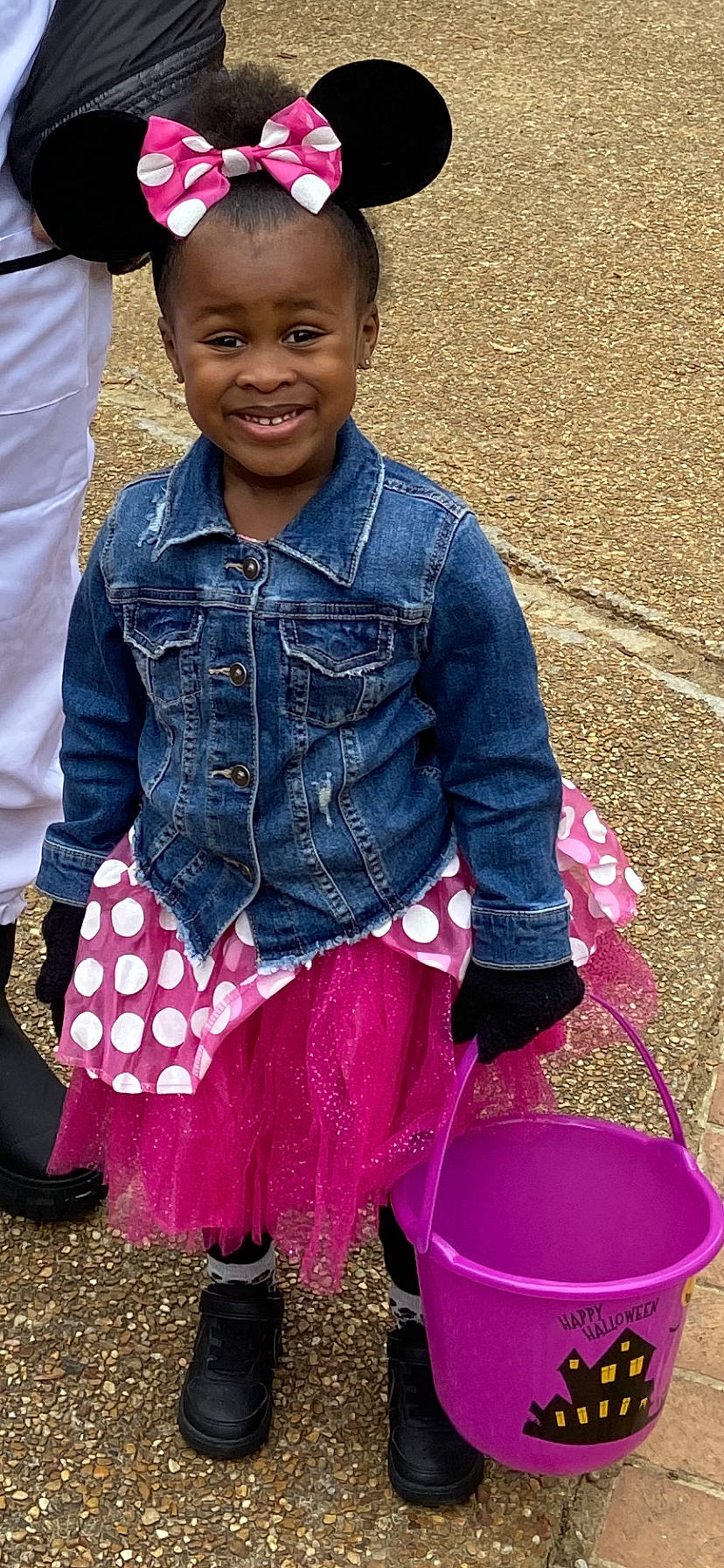 Amara is registered to the contest to win money with this photo: baby_toddler_clothing, basket, beauty, blue, child, denim, electric_blue, face, fashion_accessory, happy, joy, magenta, pattern, person, pink, purple, sitting, sleeve, smile, textile