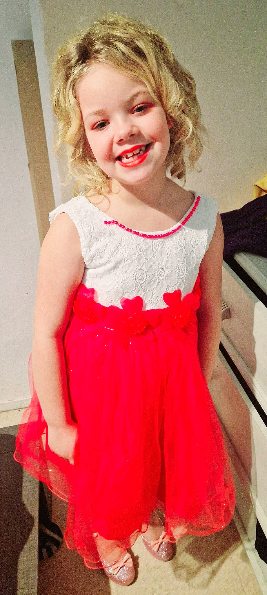 Lyana a rejoint le concours — aidez-le/la à gagner de superbes lots ! baby_toddler_clothing, beauty, day_dress, dress, facial_expression, fashion_design, hair, happy, jewellery, joy, long_hair, neck, one_piece_garment, person, pink, shoulder, skin, sleeve, smile, toddler