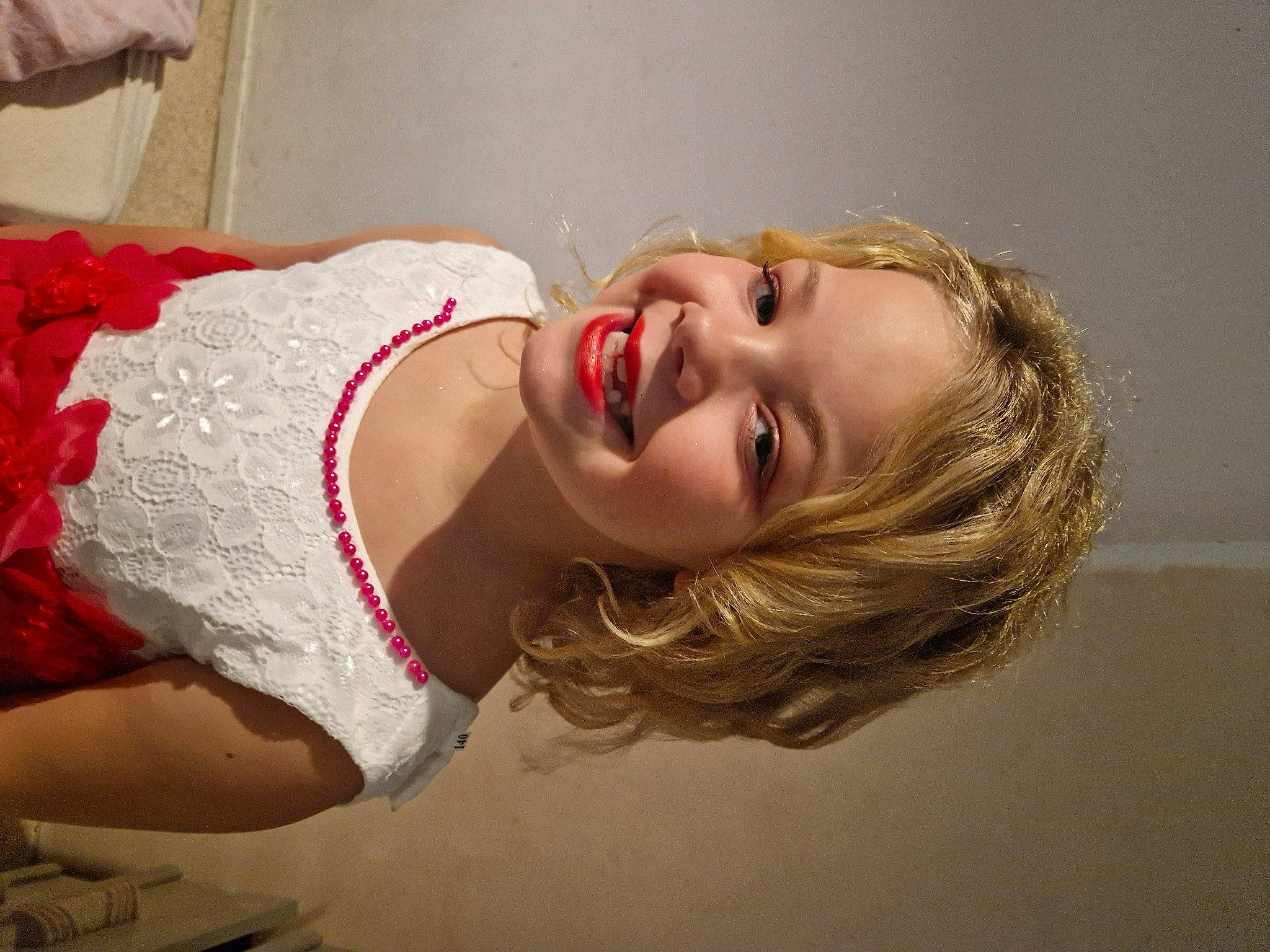 Lyana a rejoint le concours — aidez-le/la à gagner de superbes lots ! blond, chest, dress, eye, eyebrow, eyelash, flash_photography, fun, happy, human_body, jaw, joy, lip, long_hair, mouth, neck, nose, person, shoulder, skin