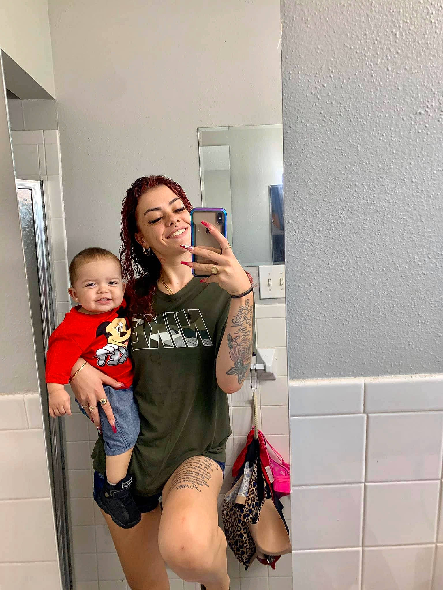 Javen is registered to the contest to win money with this photo: child, fun, human_leg, joint, joy, leg, muscle, person, room, shorts, shoulder, smile, t_shirt, thigh, toddler, vacation