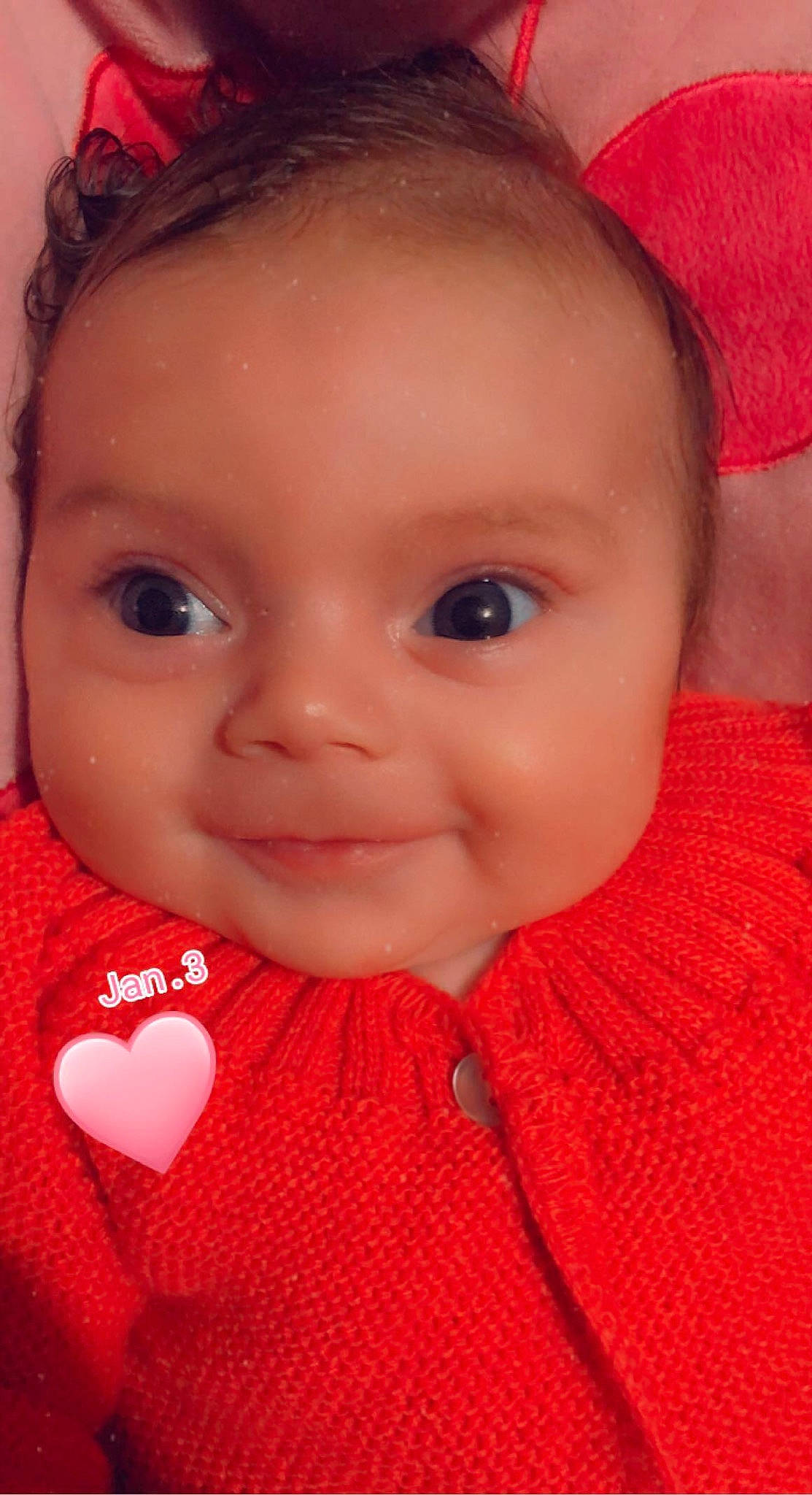 Lily-sheryl a rejoint le concours — aidez-le/la à gagner de superbes lots ! baby, baby_toddler_clothing, cheek, chin, clothing, eye, eyebrow, eyelash, facial_expression, forehead, head, human_body, iris, lip, mouth, nose, organ, person, skin, smile