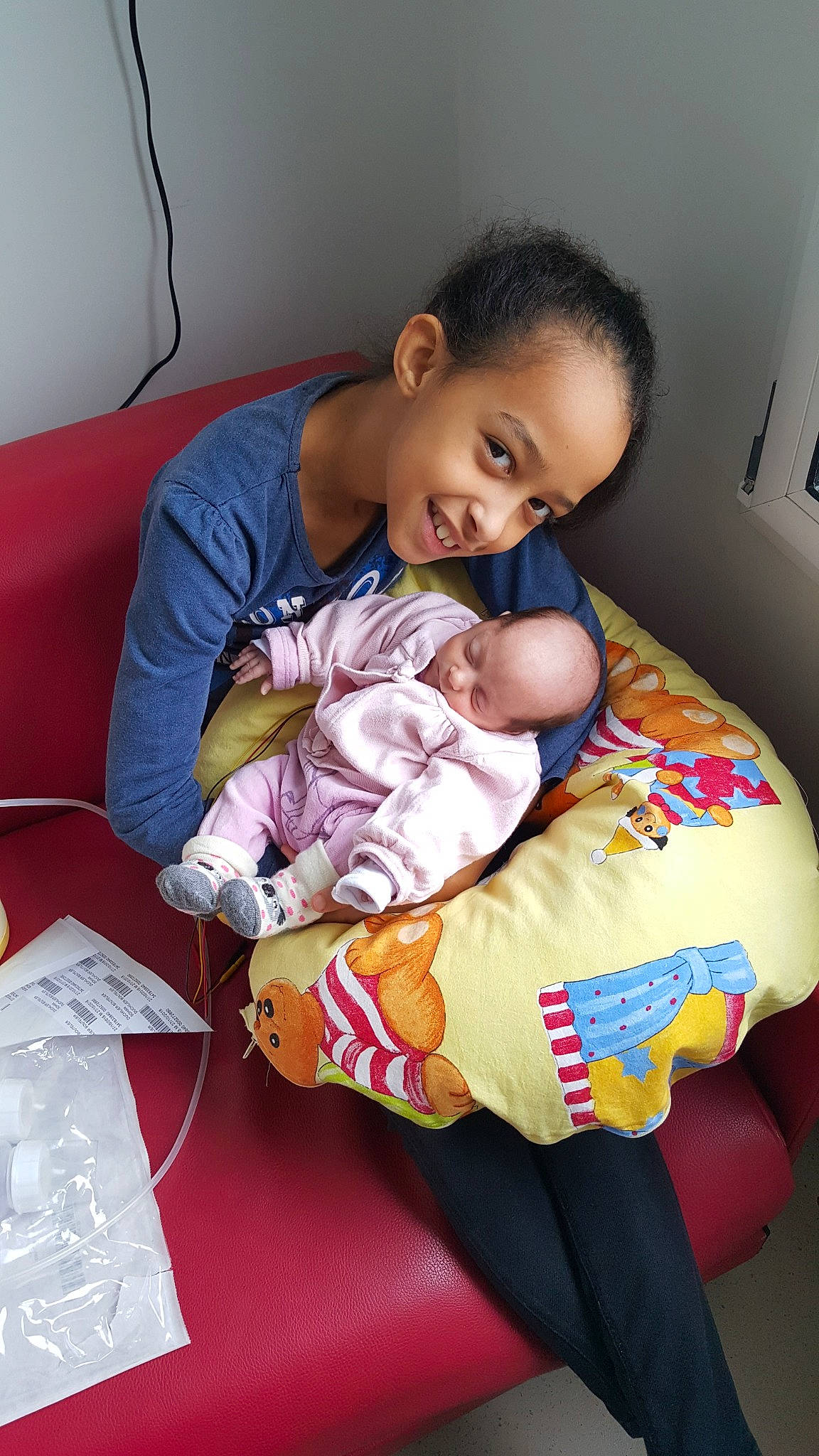 Keliah participe au concours pour gagner de l'argent avec cette photo : baby_products, bedtime, child, fun, girl, infant, joy, nap, person, pink, play, product, sitting, skin, textile, toddler, toy