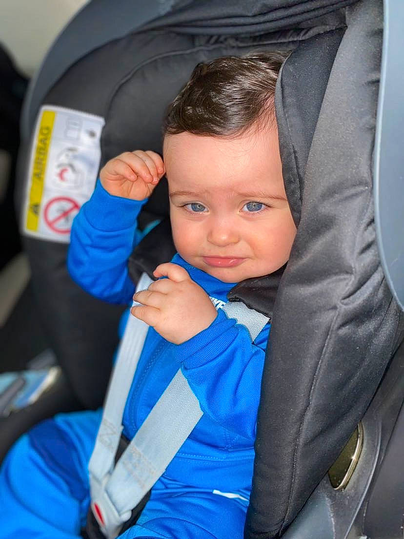 Darell a rejoint le concours — aidez-le/la à gagner de superbes lots ! auto_part, baby_carriage, baby_products, blue, car_seat, child, comfort, electric_blue, family_car, fun, head_restraint, luxury_vehicle, motor_vehicle, person, personal_protective_equipment, recreation, seat_belt, sitting, toddler, vacation
