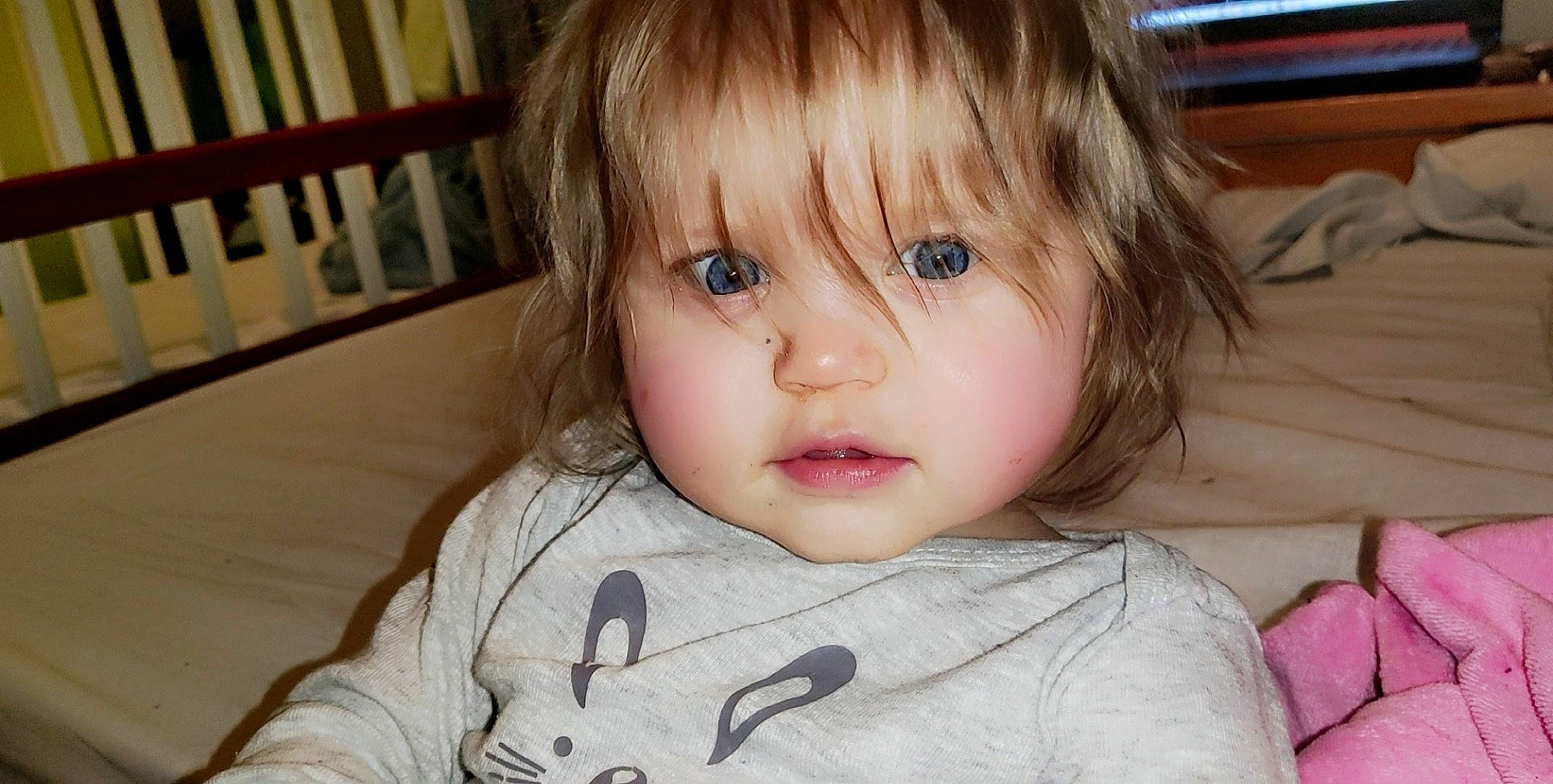 Cloé a rejoint le concours — aidez-le/la à gagner de superbes lots ! bangs, cheek, chin, ear, eye, eyebrow, eyelash, face, forehead, happy, head, iris, lip, mammal, mouth, nose, person, skin, sleeve, smile