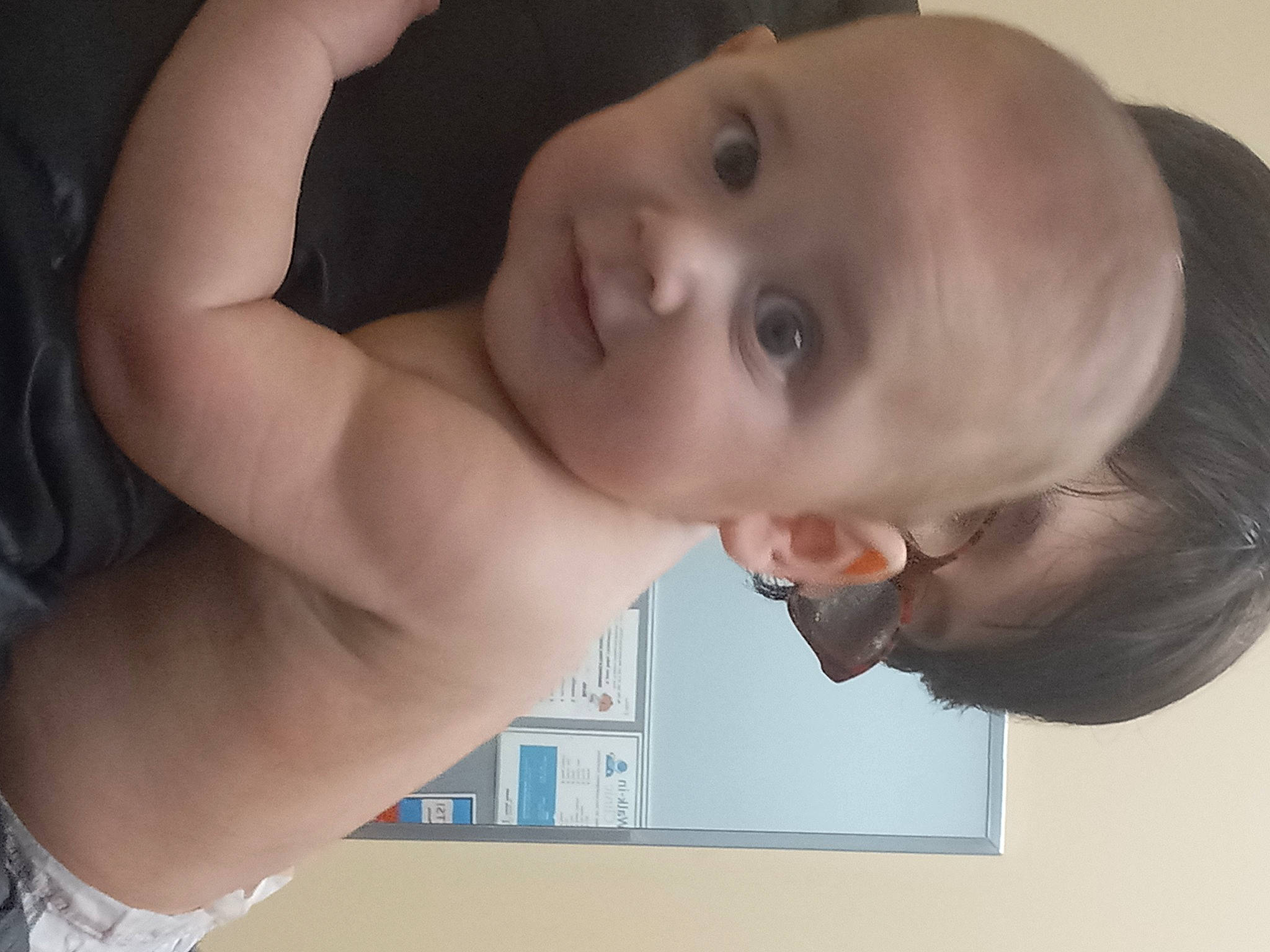 Enrique is registered to the contest to win money with this photo: baby, cheek, ear, eyebrow, eyelash, finger, gesture, happy, human_body, iris, jaw, joint, lip, mouth, muscle, neck, nose, person, shoulder, skin