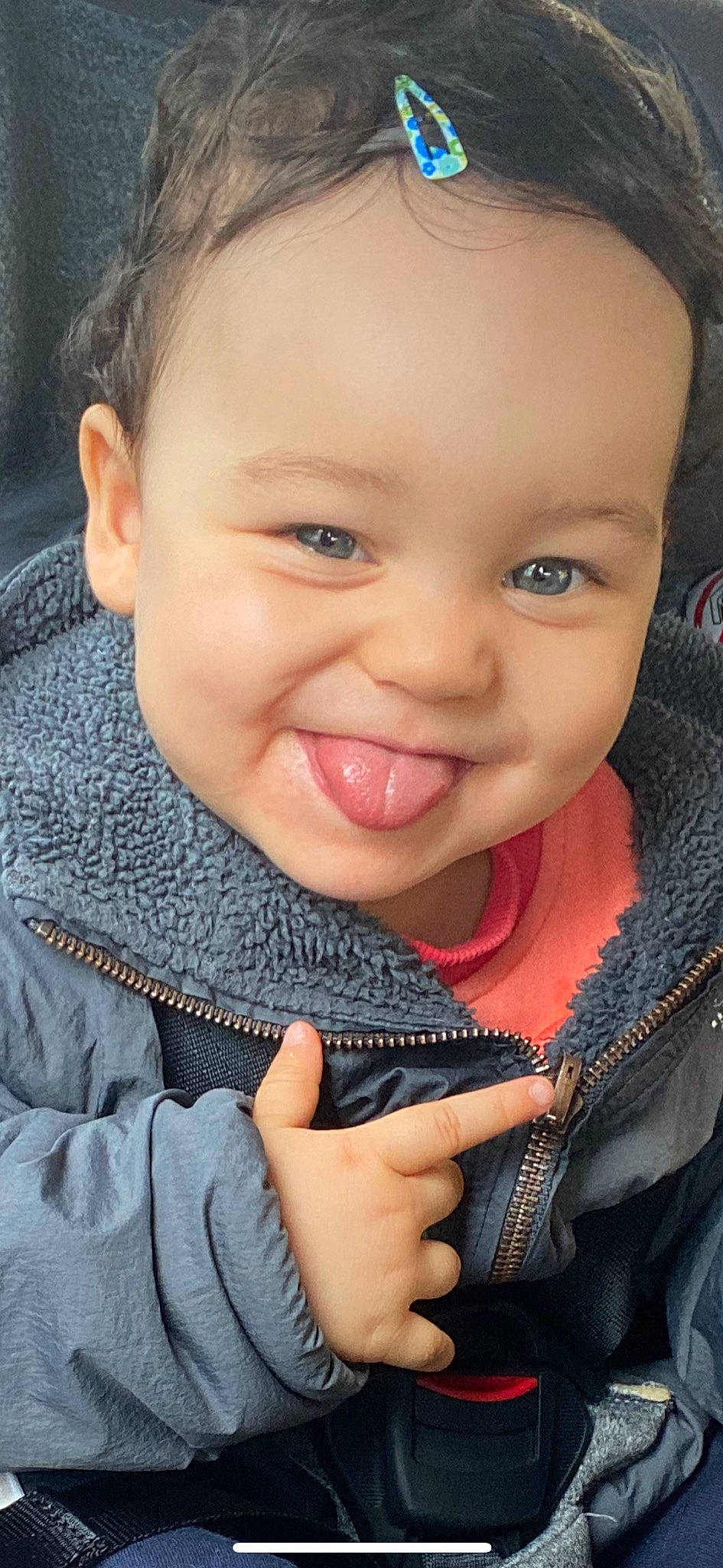 Carla Ines participe au concours pour gagner de l'argent avec cette photo : baby_toddler_clothing, cheek, chin, cool, ear, eyebrow, eyelash, facial_expression, finger, gesture, happy, iris, joy, lip, mouth, neck, nose, person, skin, sleeve