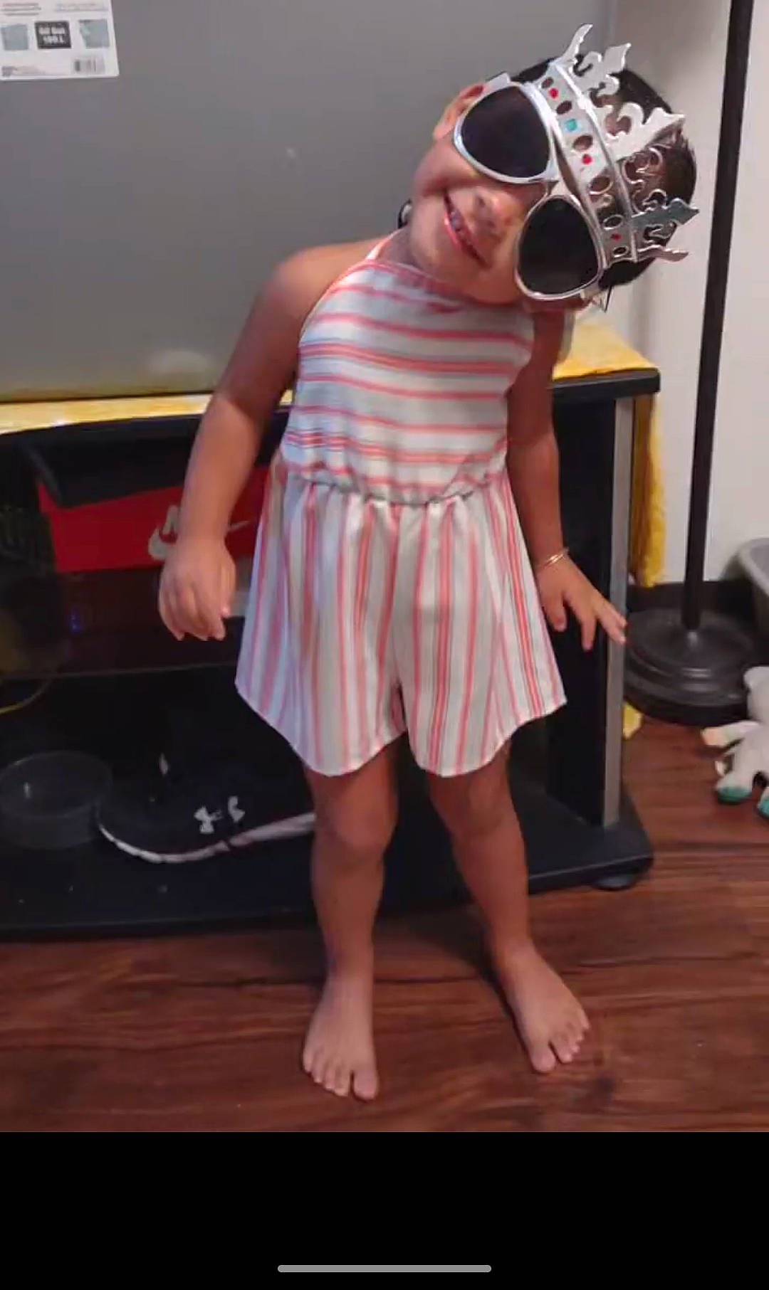 Sanoe is registered to the contest to win money with this photo: audio_equipment, camera_lens, cameras_optics, digital_camera, eyewear, flooring, foot, fun, gadget, hardwood, headwear, human_leg, joint, joy, knee, person, selfie, shoulder, standing, thigh