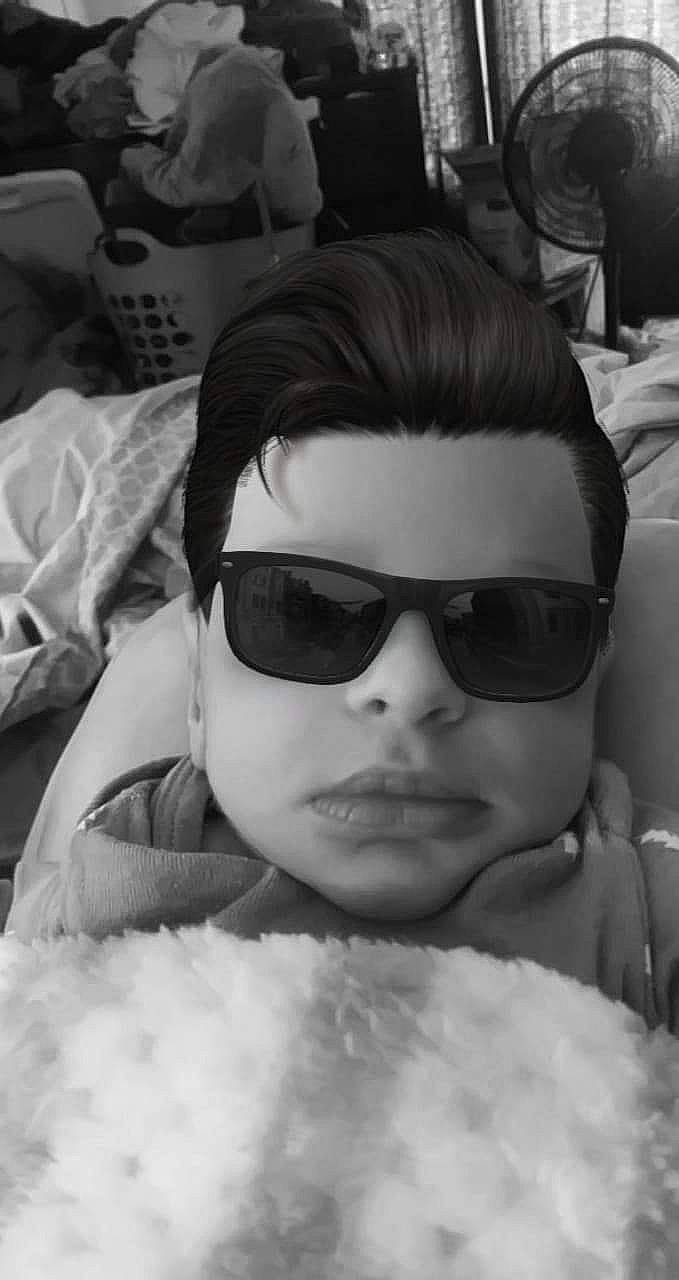 Alexzander is registered to the contest to win money with this photo: beauty, black, black_and_white, child, chin, cool, eye, eyebrow, eyewear, face, forehead, glasses, hair, hairstyle, head, lip, nose, person, sunglasses, vision_care