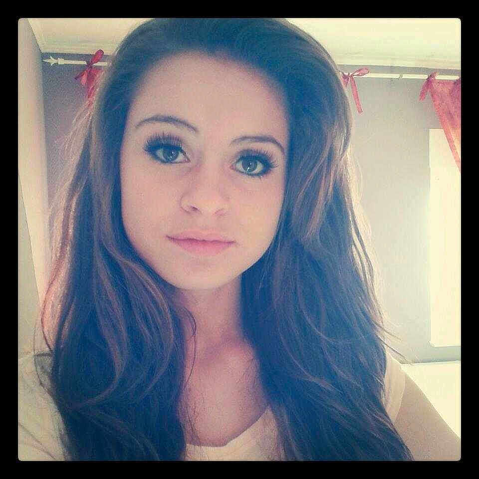 Gina participe au concours pour gagner de l'argent avec cette photo :