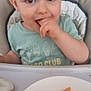 Jules a rejoint le concours — aidez-le/la à gagner de superbes lots ! toddler, child, face, high_chair, food, snack, plate, fruit, hand, brown_eyes, clothing, short_sleeves, indoor, table, cute, expression, looking_at_camera, person, young_child, meal_time