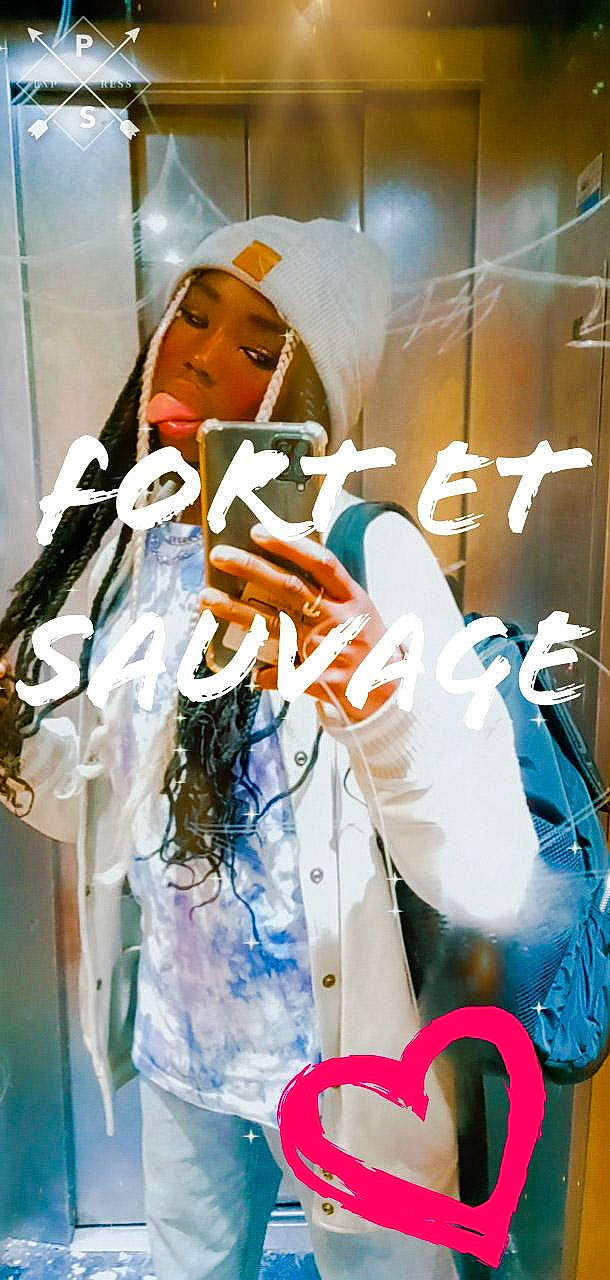 Andy Woodmy-love a rejoint le concours — aidez-le/la à gagner de superbes lots ! advertising, art, display_window, electric_blue, event, eyelash, eyewear, fashion_design, font, glass, glove, mannequin, medical, retail, room, service, transparent_material, visual_arts, window