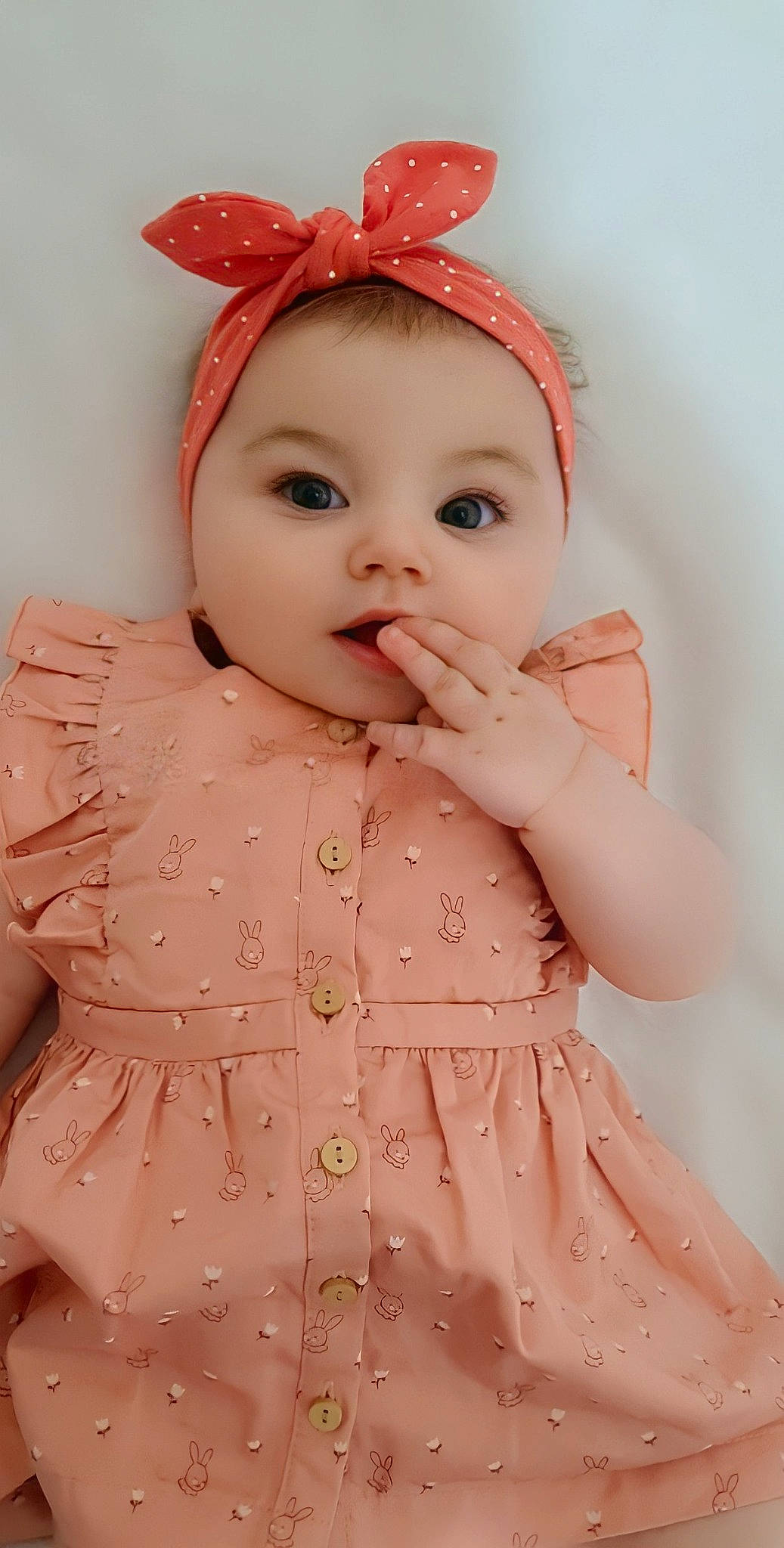 Lyrika a rejoint le concours — aidez-le/la à gagner de superbes lots ! baby, baby_toddler_clothing, cap, cheek, chin, dress, eye, eyelash, face, happy, head, human_body, iris, lip, nose, organ, person, pink, skin, sleeve