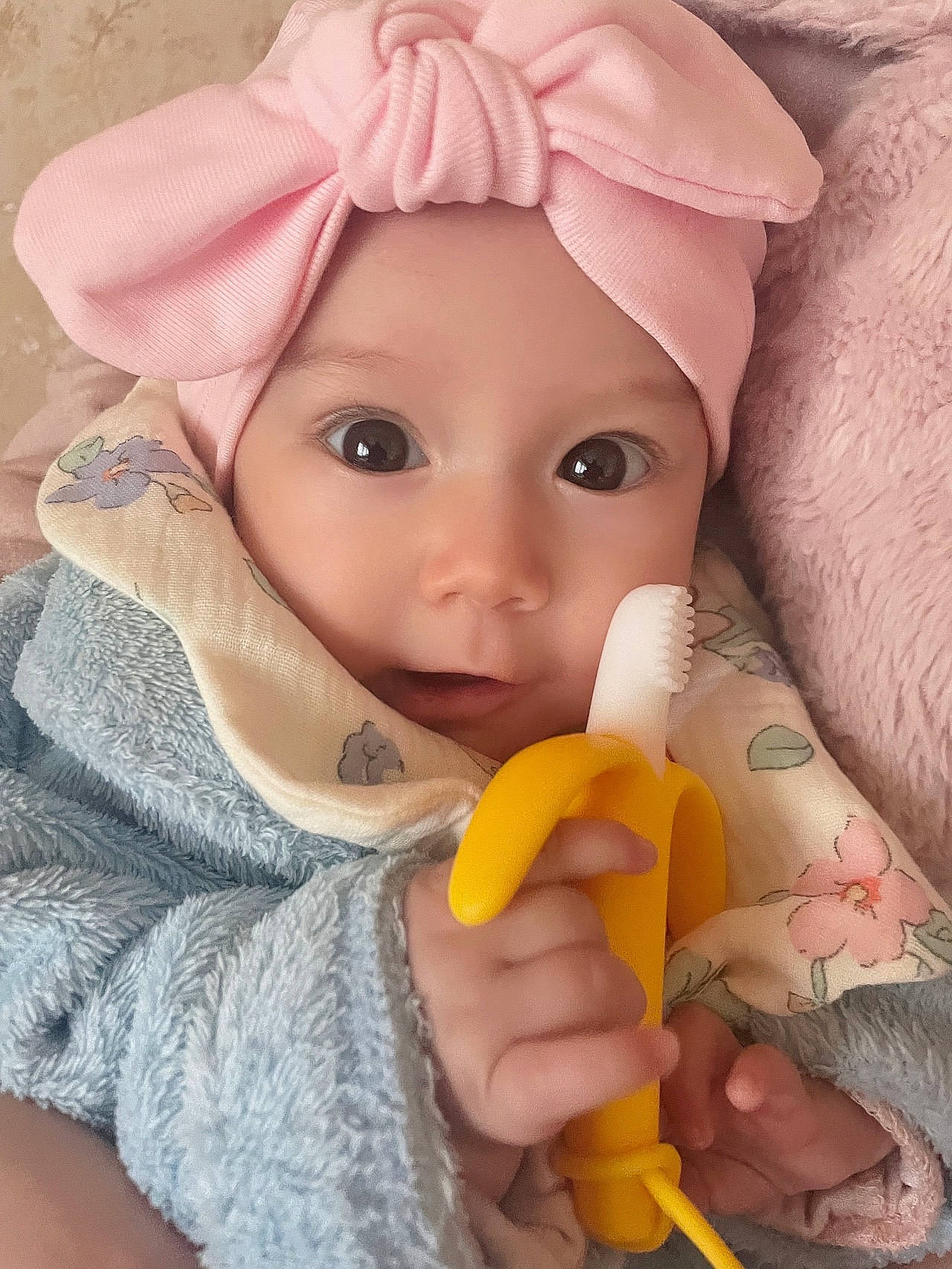 Rose participe au concours pour gagner de l'argent avec cette photo : baby, baby_toddler_clothing, cap, child, costume_hat, doll, dress, eye, eyelash, fashion_accessory, finger, headwear, lip, nail, nose, person, pink, product, skin, thumb