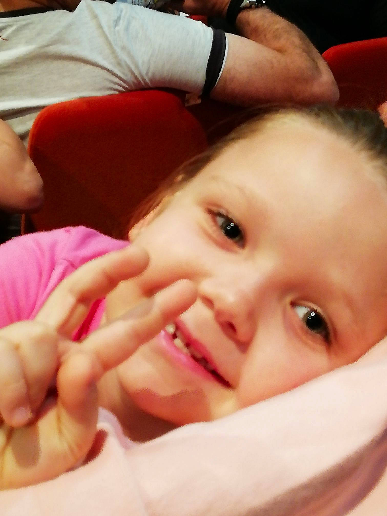 Morgane a rejoint le concours — aidez-le/la à gagner de superbes lots ! cheek, child, chin, close_up, ear, eye, eyebrow, face, finger, forehead, girl, hand, head, infant, lip, mouth, nail, nose, person, skin