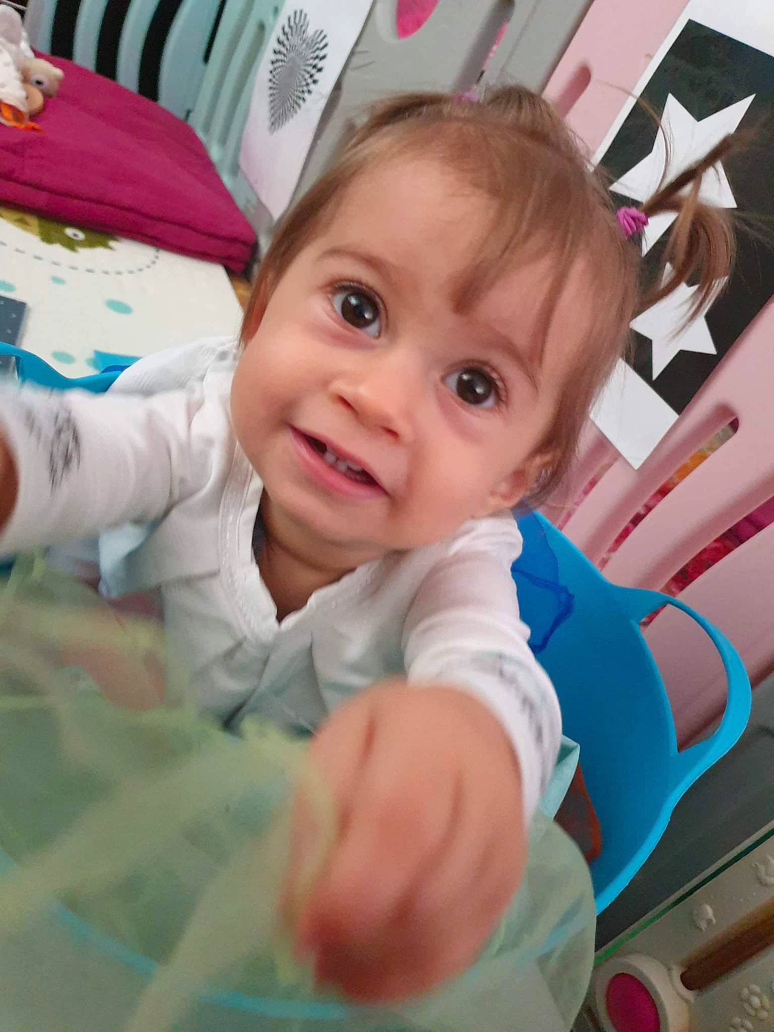 Camelia participe au concours pour gagner de l'argent avec cette photo : baby, baby_products, baby_safety, baby_toddler_clothing, cheek, child, comfort, facial_expression, fun, happy, leisure, linens, person, play, room, sitting, skin, smile, textile, thumb