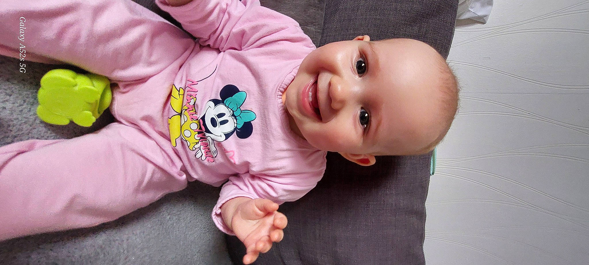 Éléana a rejoint le concours — aidez-le/la à gagner de superbes lots ! baby, baby_toddler_clothing, cheek, chin, clothing, happy, hat, human_body, iris, joy, lip, mammal, mouth, nose, outerwear, person, pink, product, skin, sleeve