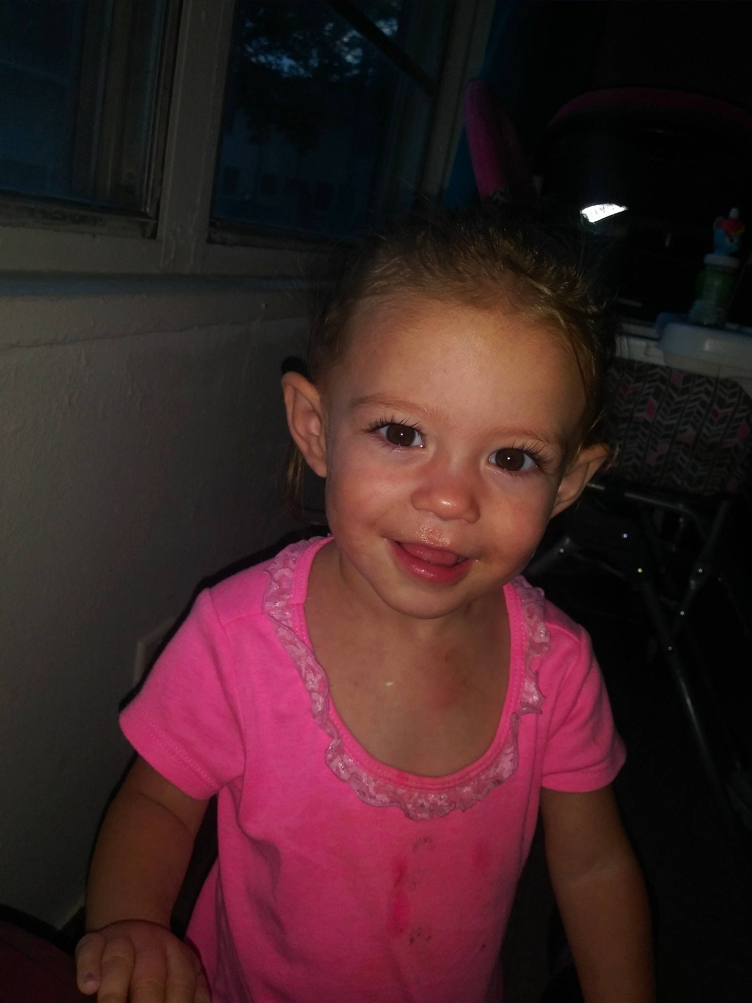 Renesmee is registered to the contest to win money with this photo: cheek, child, chin, eye, face, facial_expression, forehead, fun, hair, hairstyle, head, iris, joy, lip, nose, person, pink, skin, smile, standing