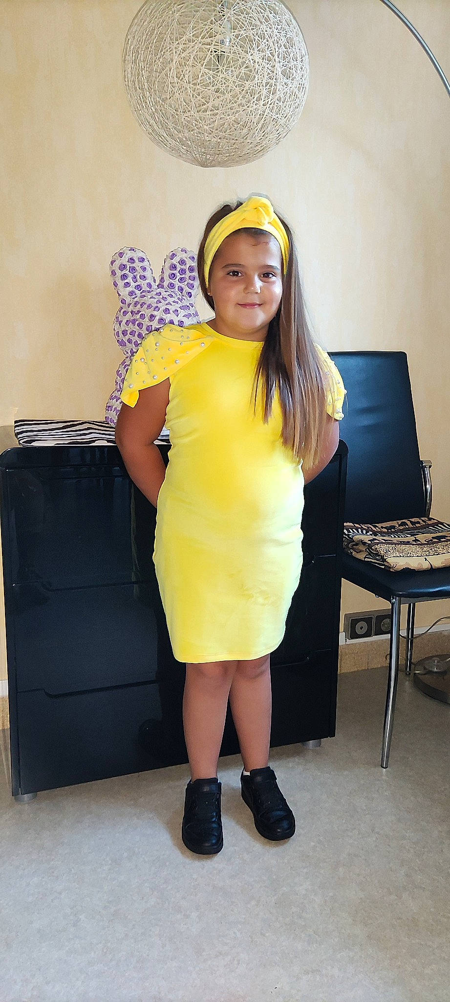 Nolya a rejoint le concours — aidez-le/la à gagner de superbes lots ! blond, clothing, dress, electric_blue, fashion, fashion_accessory, fashion_design, fun, hairstyle, headgear, headwear, human_leg, joint, joy, knee, long_hair, person, room, shoulder, sleeve