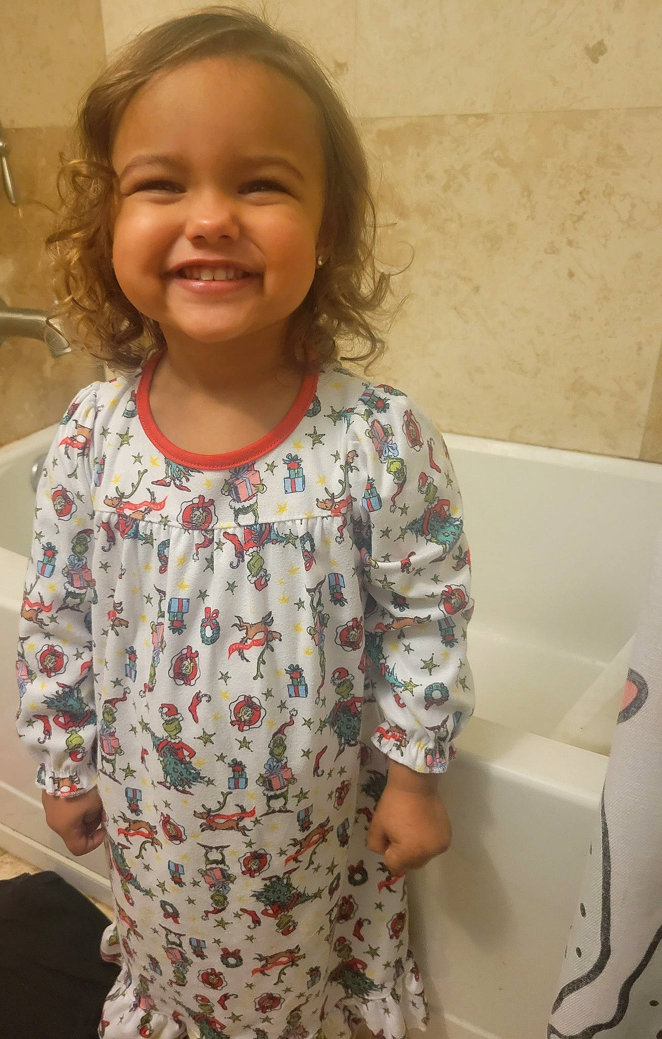 Serenity is registered to the contest to win money with this photo: baby_toddler_clothing, bathroom, bathtub, beauty, child, day_dress, dress_shirt, facial_expression, hairstyle, happy, joy, pattern, person, pink, plumbing, plumbing_fixture, skin, sleeve, smile, t_shirt