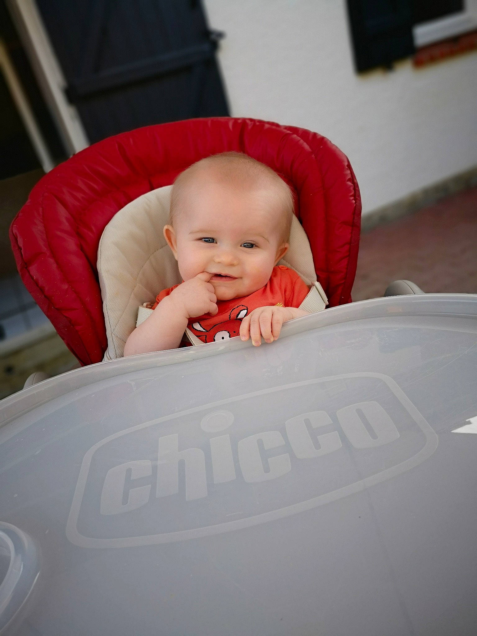 Louis participe au concours pour gagner de l'argent avec cette photo : baby, baby_products, beauty, cheek, child, furniture, joy, person, photography, product, red, sitting, skin, toddler, vacation