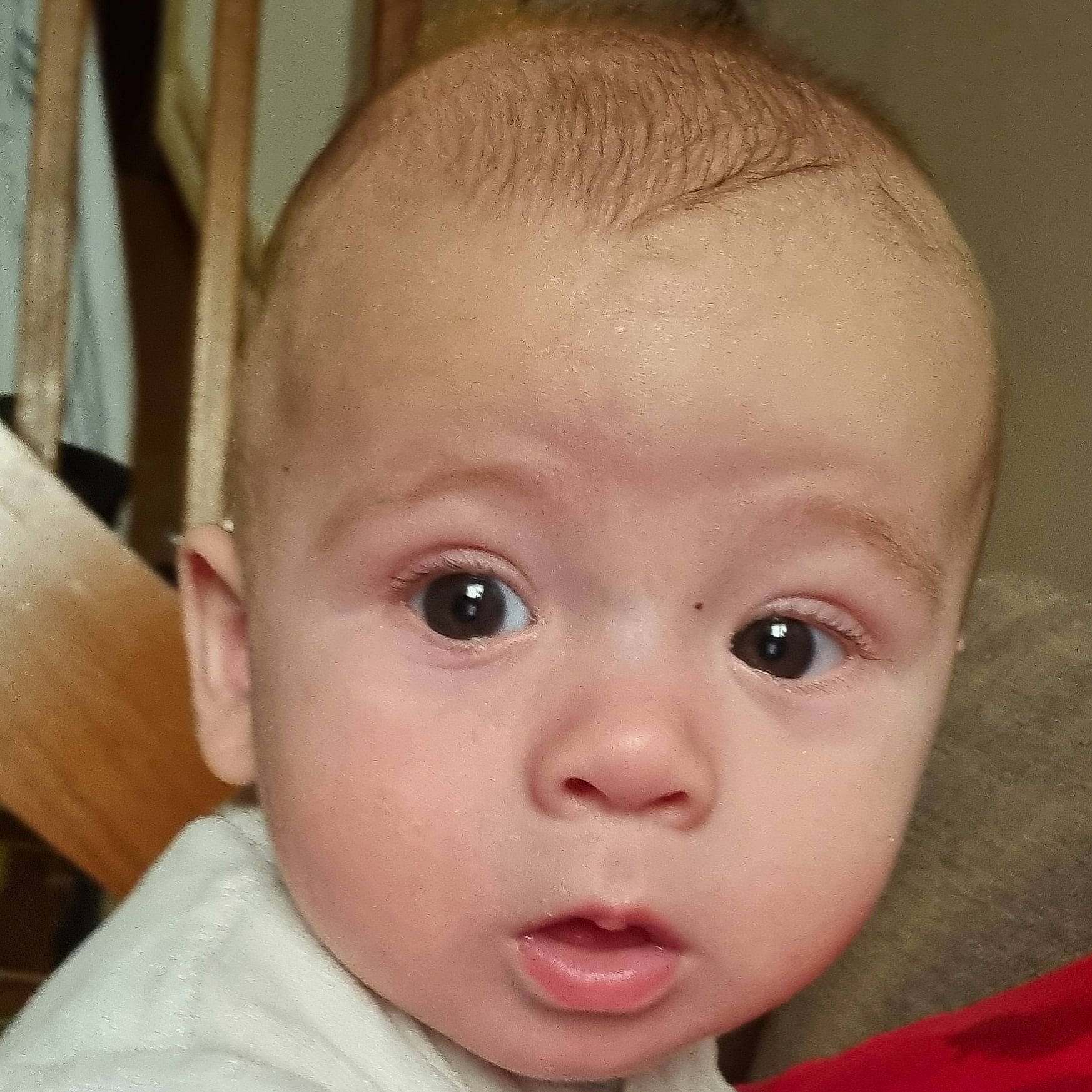 Noa a rejoint le concours — aidez-le/la à gagner de superbes lots ! baby, cheek, ear, eye, eyebrow, eyelash, finger, forehead, hair, happy, head, iris, jaw, lip, mouth, neck, nose, person, skin, smile