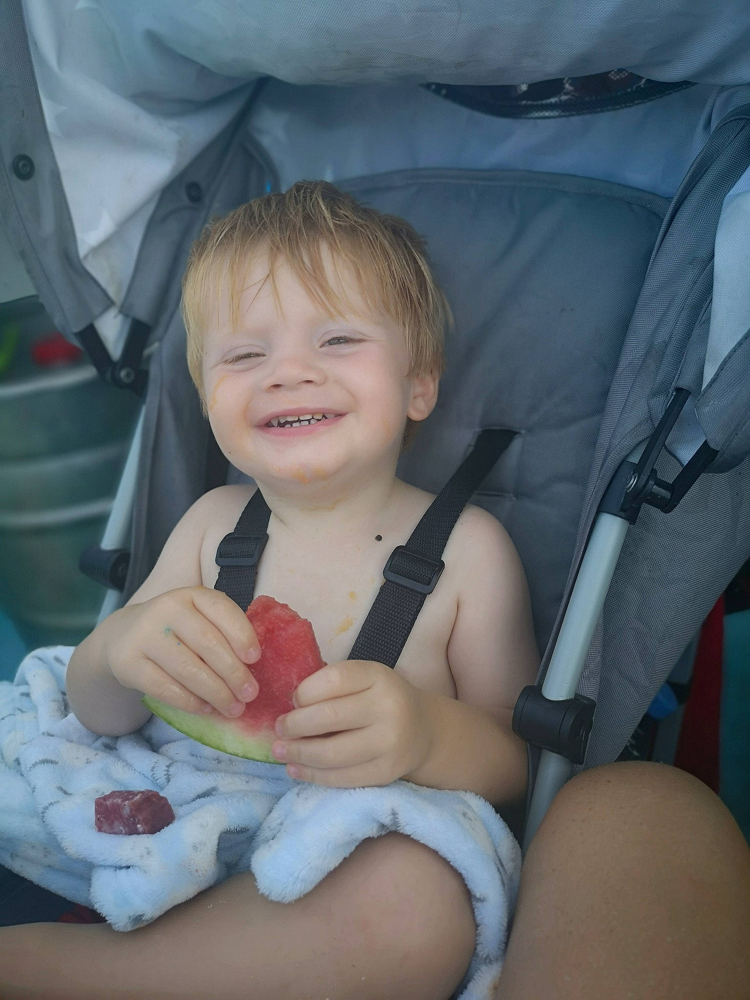 Logan is registered to the contest to win money with this photo: baby, baby_carriage, baby_in_car_seat, baby_products, car_seat, child, finger, hand, joy, person, product, sitting, skin, smile, thumb, toddler