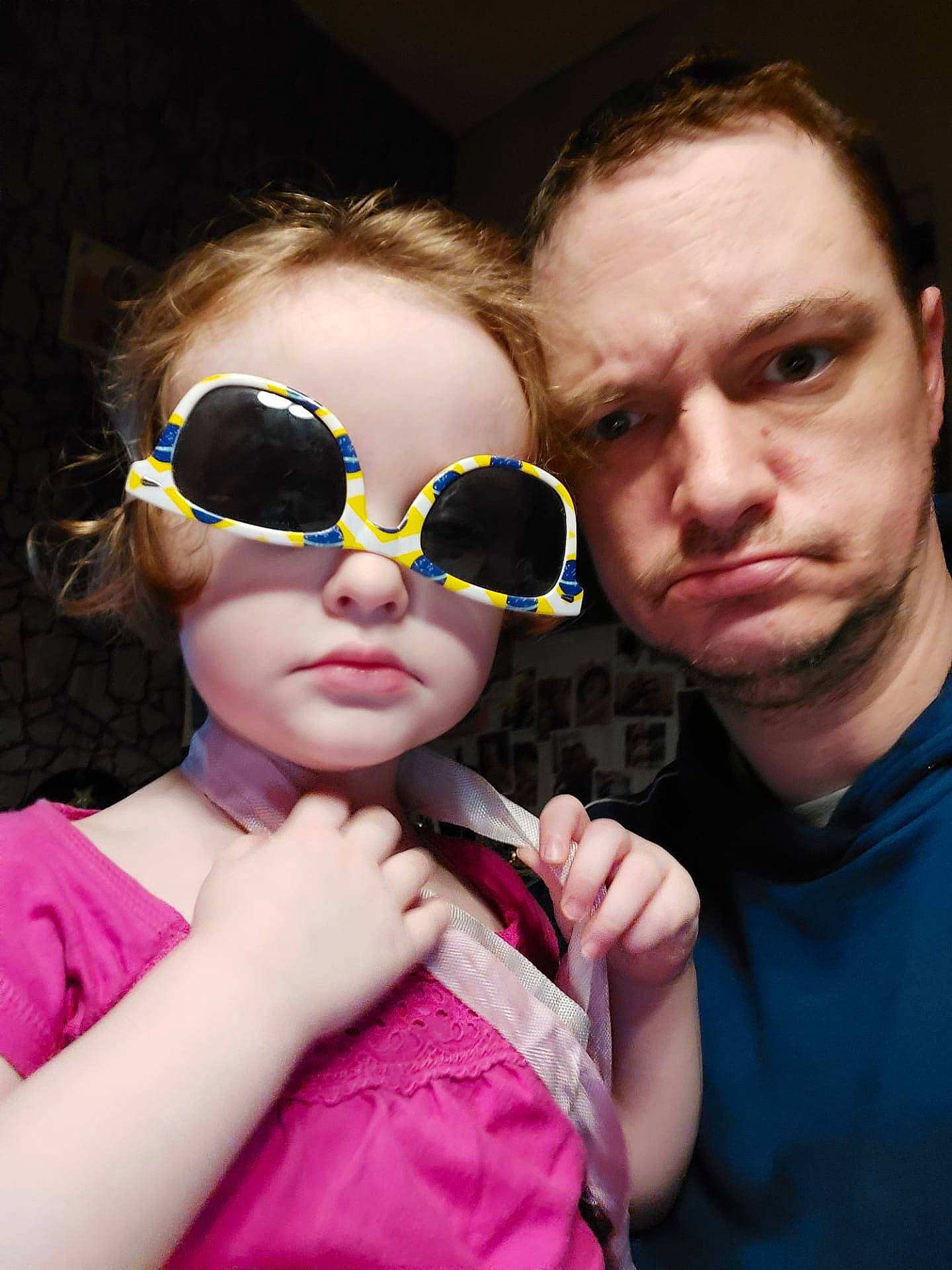 Lea participe au concours pour gagner de l'argent avec cette photo : cheek, chin, clothing, eye, eyebrow, eyelash, eyewear, face, flash_photography, glasses, goggles, hair, head, iris, lip, mouth, nose, person, skin, sunglasses