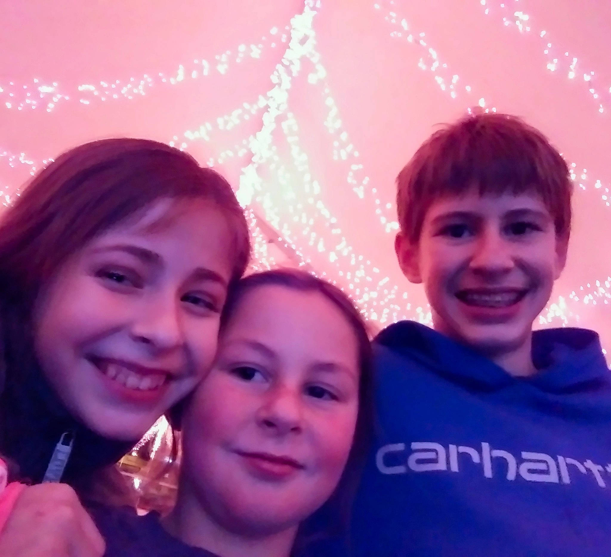 Annalee is registered to the contest to win money with this photo: child, daughter, face, facial_expression, family, friendship, fun, happy, joy, laugh, love, people, person, photography, selfie, sibling, sky, smile