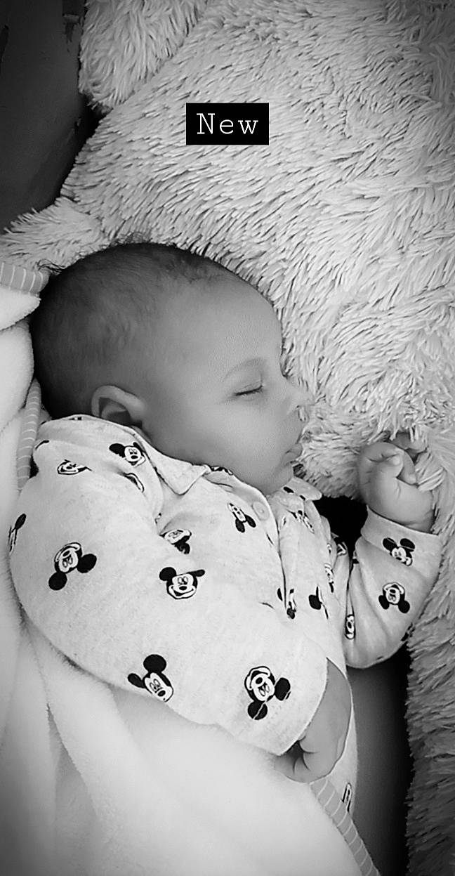 Cameron a rejoint le concours — aidez-le/la à gagner de superbes lots ! baby, bedtime, black, black_and_white, cheek, child, head, monochrome, monochrome_photography, person, photograph, photography, portrait_photography, skin, style, toddler, white