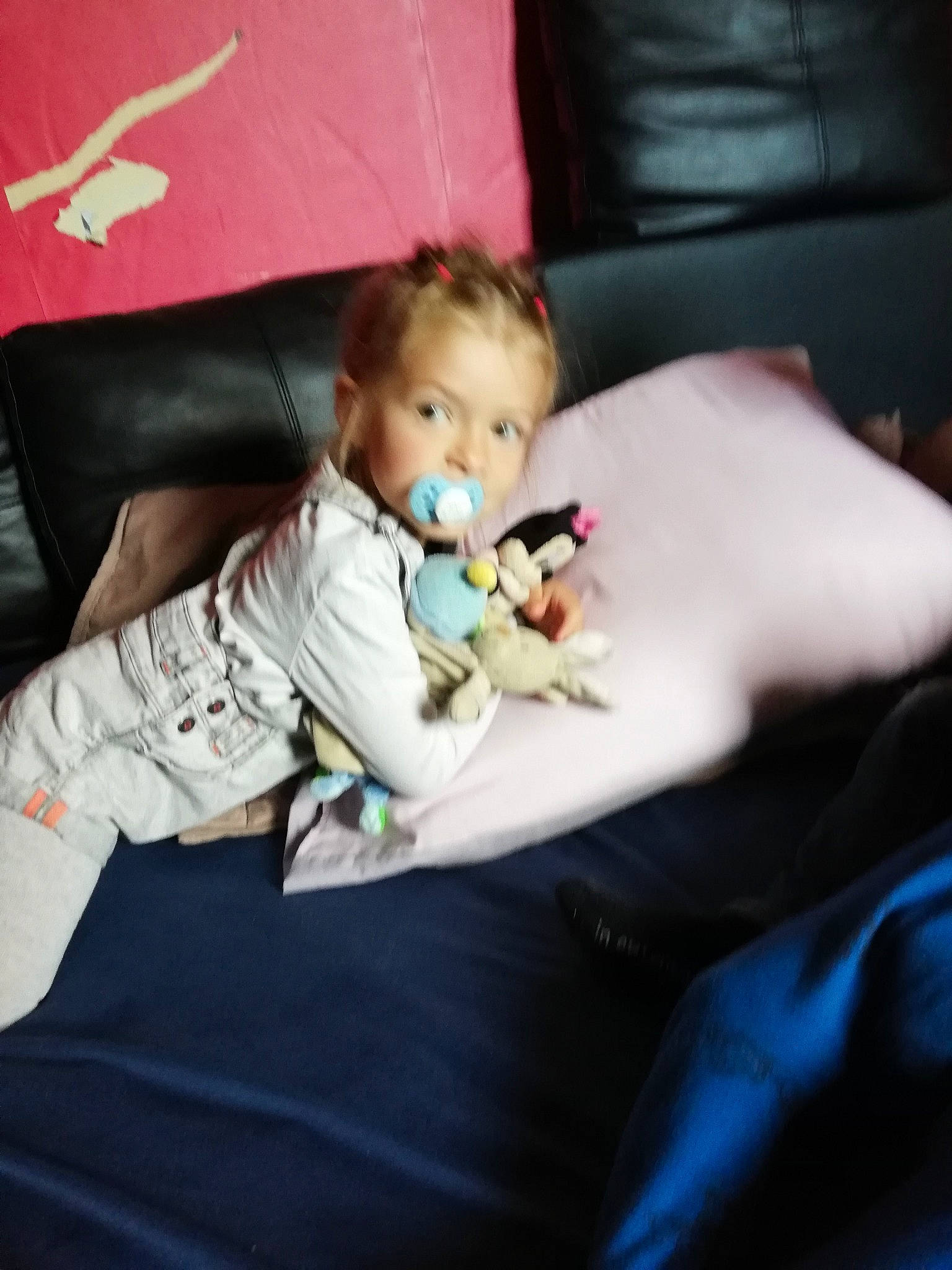 Elena participe au concours pour gagner de l'argent avec cette photo : baby, cheek, child, comfort, cool, couch, eye, finger, fun, furniture, human, joint, leg, person, pink, play, product, sitting, skin, smile