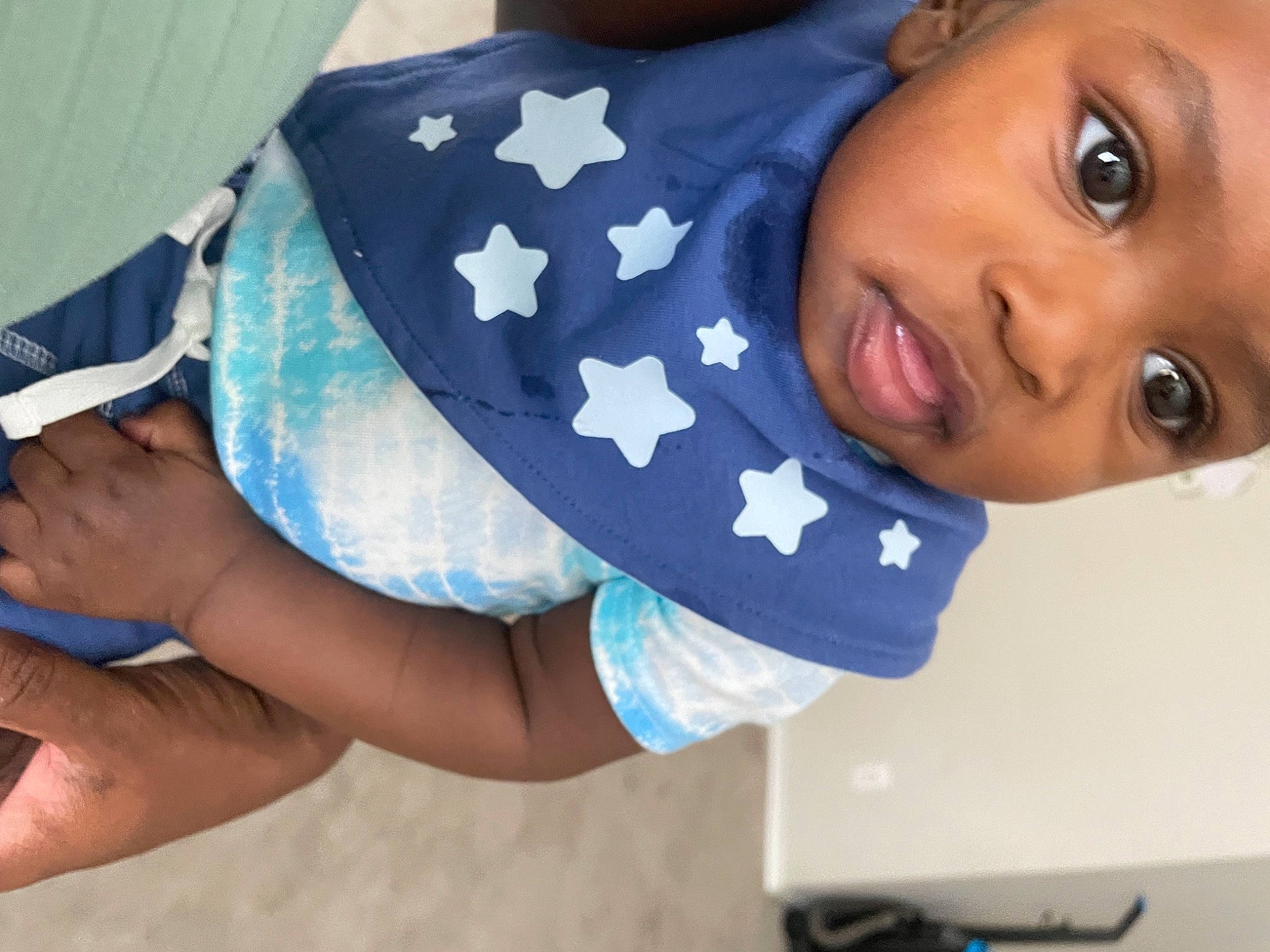 Larry is registered to the contest to win money with this photo: baby_toddler_clothing, child, elbow, electric_blue, event, eye, eyelash, fashion_accessory, finger, gesture, hand, happy, hat, nail, person, sleeve, smile, t_shirt, thumb, toddler