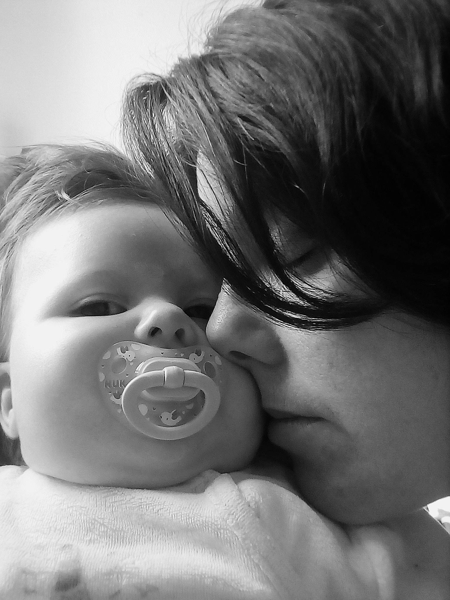 Ylona a rejoint le concours — aidez-le/la à gagner de superbes lots ! baby, birth, black_and_white, cheek, child, eye, face, facial_expression, happy, lip, monochrome, mouth, nose, person, photograph, photography, skin, smile, toddler
