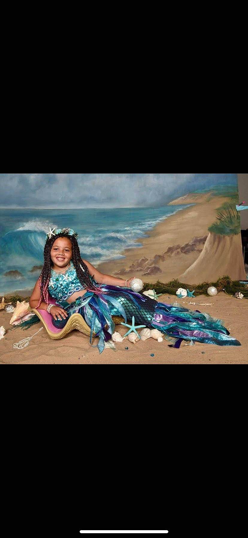 Makala is registered to the contest to win money with this photo: advertising, art, cg_artwork, electric_blue, flash_photography, fun, graphic_design, graphics, happy, illustration, joy, landscape, leisure, person, portrait_photography, recreation, rock, sky, tourism, travel