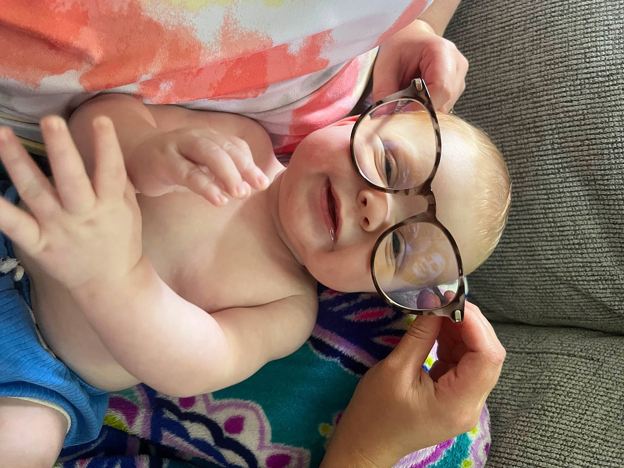 Levi is registered to the contest to win money with this photo: arm, chest, eyewear, finger, fun, gesture, glasses, goggles, hand, happy, human, leisure, mouth, nail, person, skin, smile, summer, sunglasses, thumb