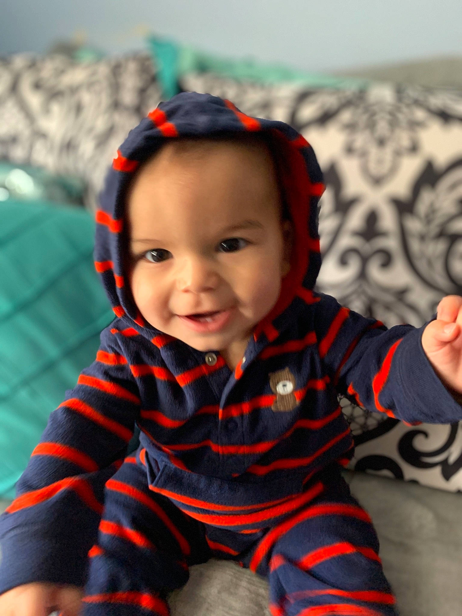 Kenai is registered to the contest to win money with this photo: baby, beauty, cheek, child, ear, eye, face, hair_accessory, head, iris, joy, people, person, photography, play, skin, sleeve, smile, toddler