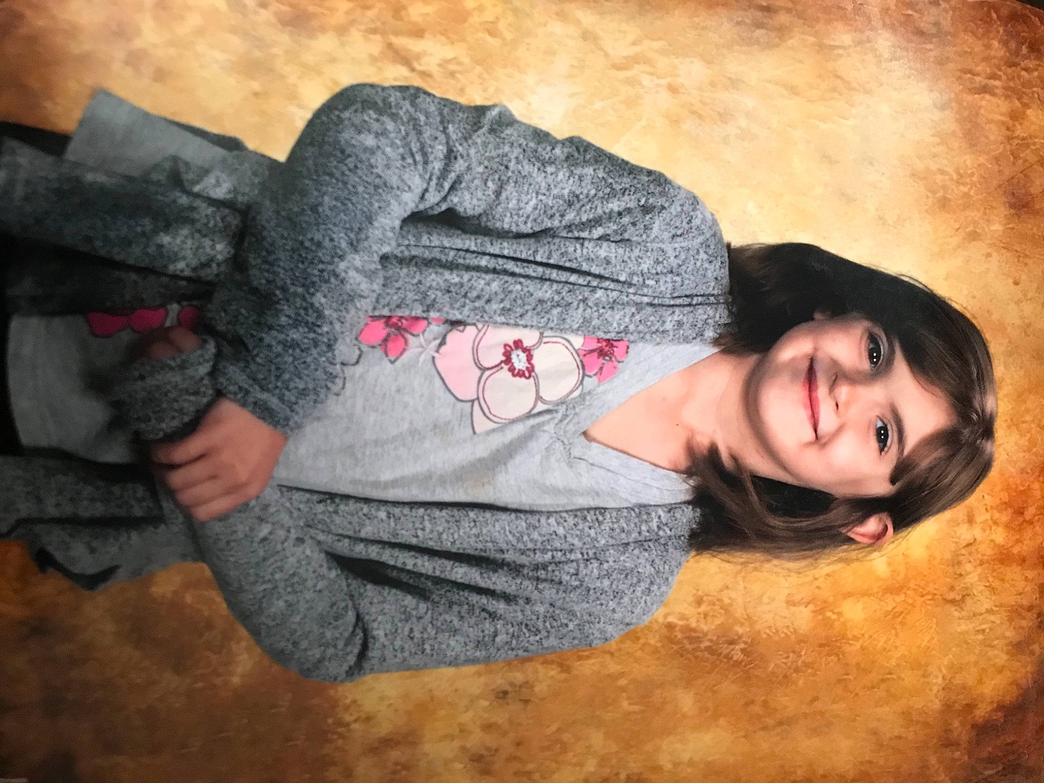 Savannah is registered to the contest to win money with this photo: arm, comfort, eyewear, flash_photography, glasses, grey, hair, happy, human_body, human_leg, joy, mouth, person, shoulder, skin, sleeve, smile, t_shirt, tints_and_shades, tree