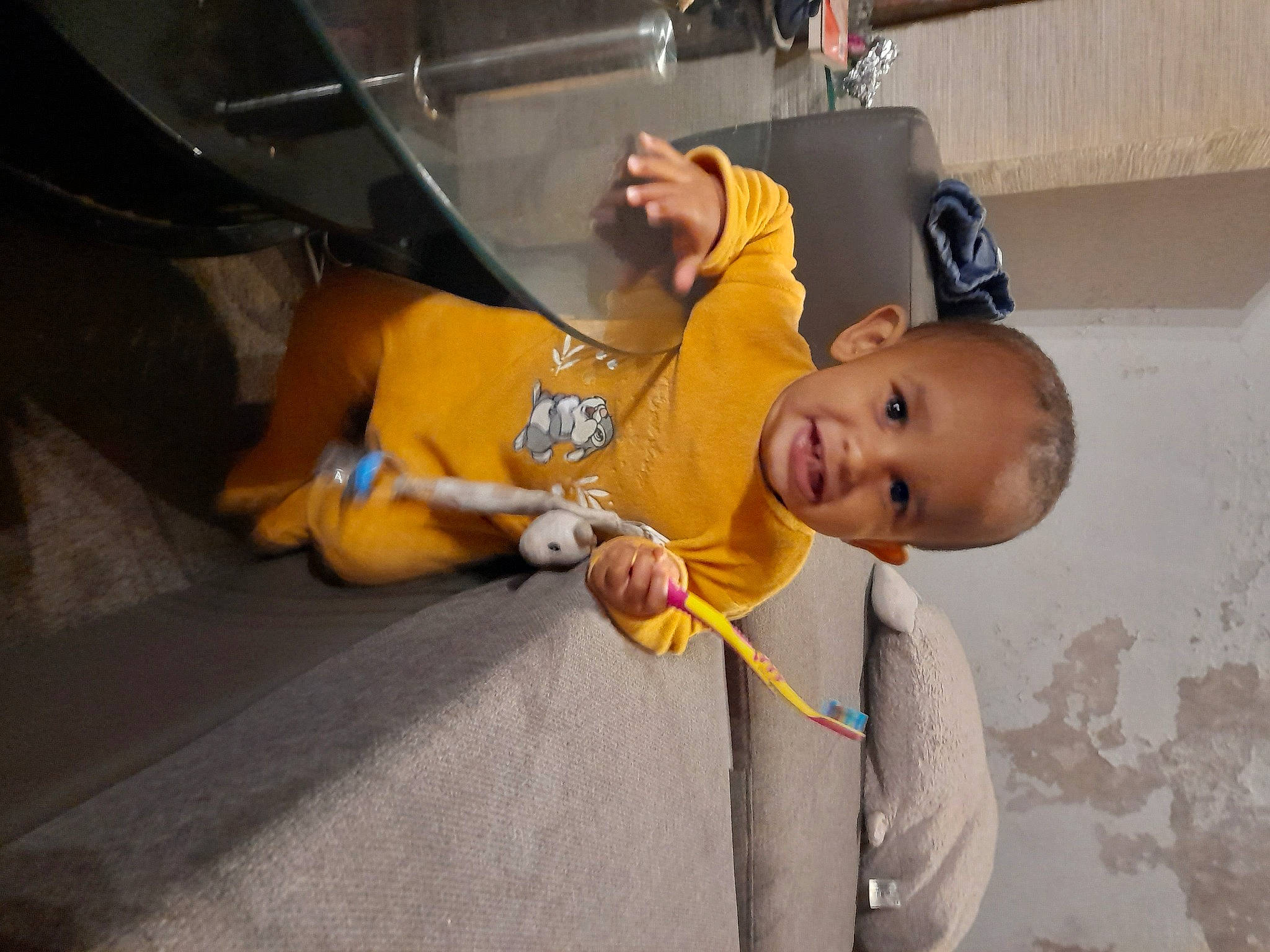 Sidy a rejoint le concours — aidez-le/la à gagner de superbes lots ! arm, baby, baby_products, child, family_car, fun, happy, hat, person, room, smile, suit, toddler, tradition, vacation, vehicle_door