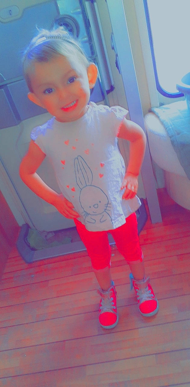 Zeliana a rejoint le concours — aidez-le/la à gagner de superbes lots ! child, person, pink, play, toddler