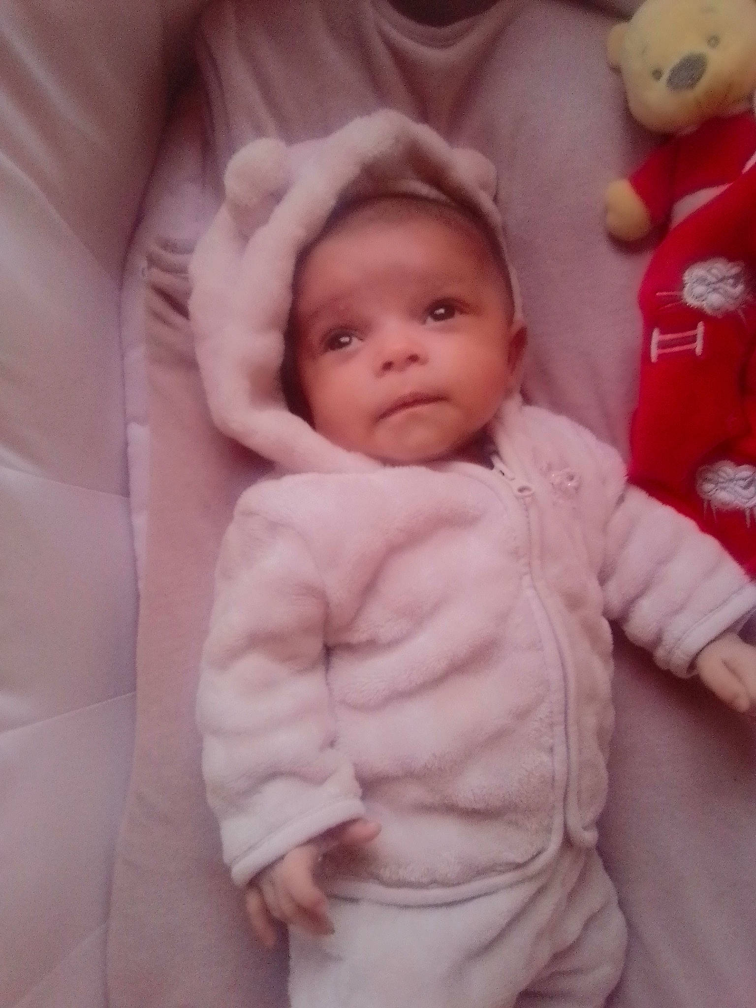 Liliana participe au concours pour gagner de l'argent avec cette photo : baby, baby_products, baby_toddler_clothing, baby_toys, cheek, child, comfort, person, plush, skin, sleeve, stuffed_toy, teddy_bear, toddler, toy