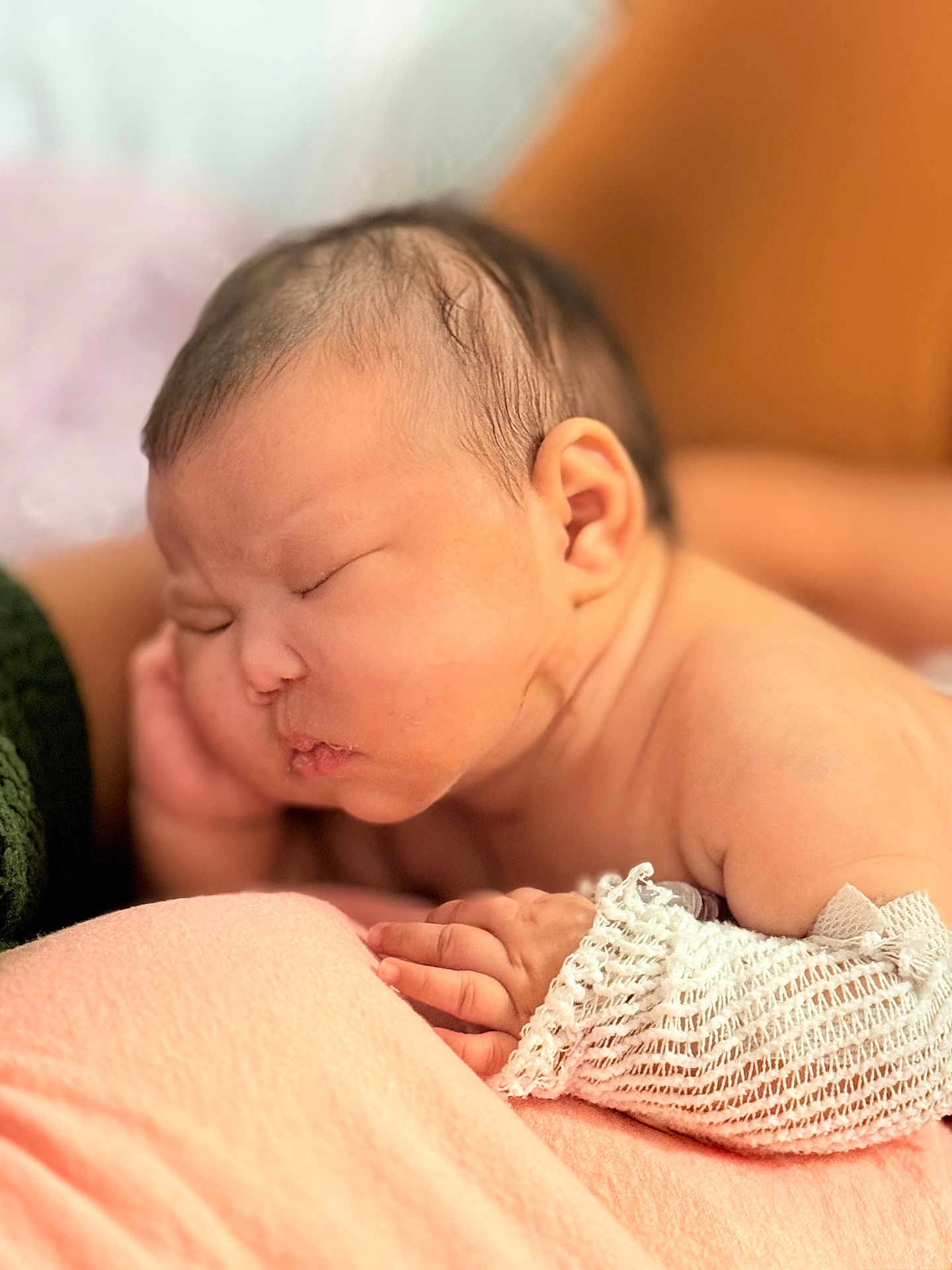 Prisa is registered to the contest to win money with this photo: baby, sleeping, infant, blanket, soft, skin, hand, arm, knitwear, closeup, peaceful, rest, newborn, portrait, cute, indoors, tender, calm, child, face