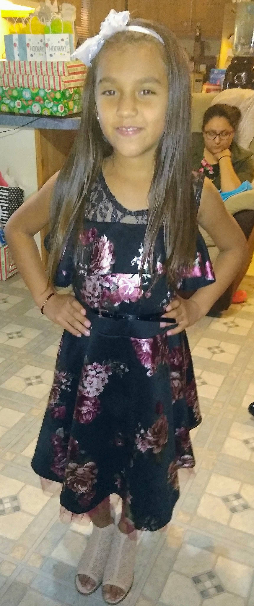 Alondra is registered to the contest to win money with this photo: black_hair, clothing, dress, fashion, fashion_accessory, fashion_design, footwear, hair_coloring, lady, leg, long_hair, person, style, thigh, trunk