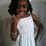 Miracle participe au concours pour gagner de l'argent avec cette photo :