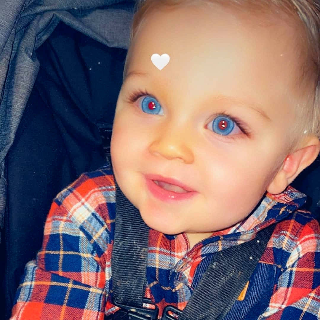 Eden S participe au concours pour gagner de l'argent avec cette photo : baby_toddler_clothing, cheek, chin, dress_shirt, ear, eyebrow, eyelash, forehead, happy, iris, lip, mouth, nose, organ, person, plaid, skin, sleeve, smile, tartan