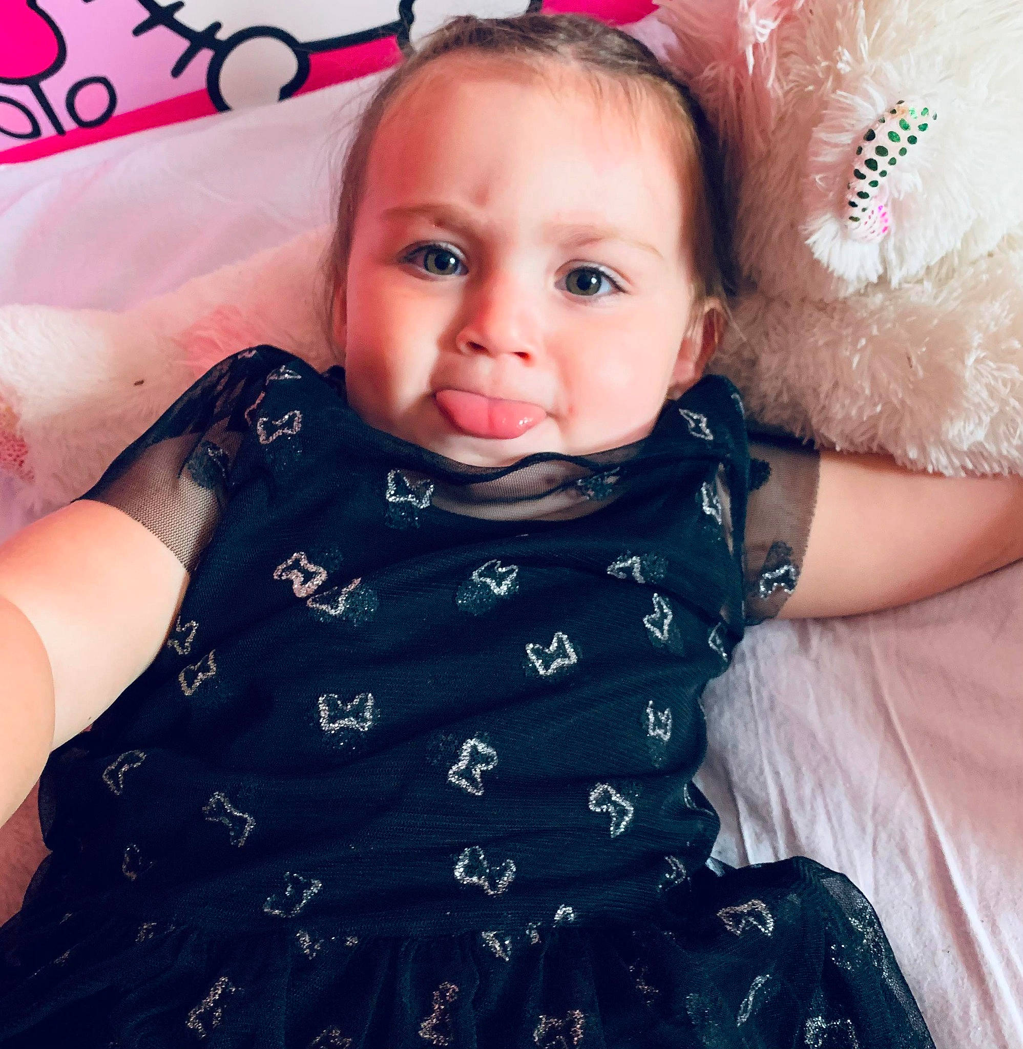 Amaraa participe au concours pour gagner de l'argent avec cette photo : baby, baby_toddler_clothing, beauty, cheek, child, electric_blue, embellishment, eyelash, face, happy, headpiece, iris, pattern, person, pink, skin, sleeve, smile, t_shirt, textile